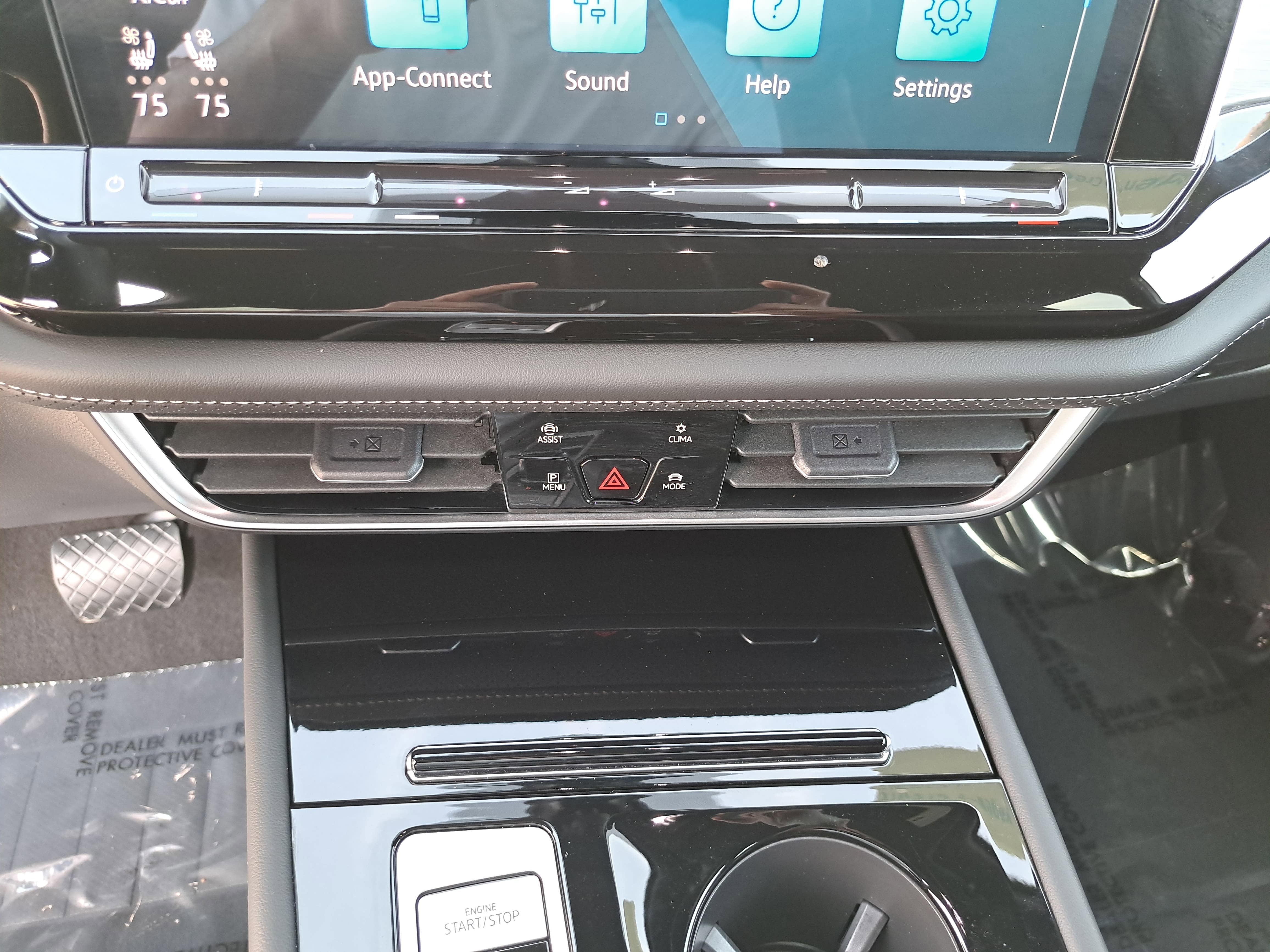 2025 Volkswagen Atlas Cross Sport 2.0T SE w/Technology