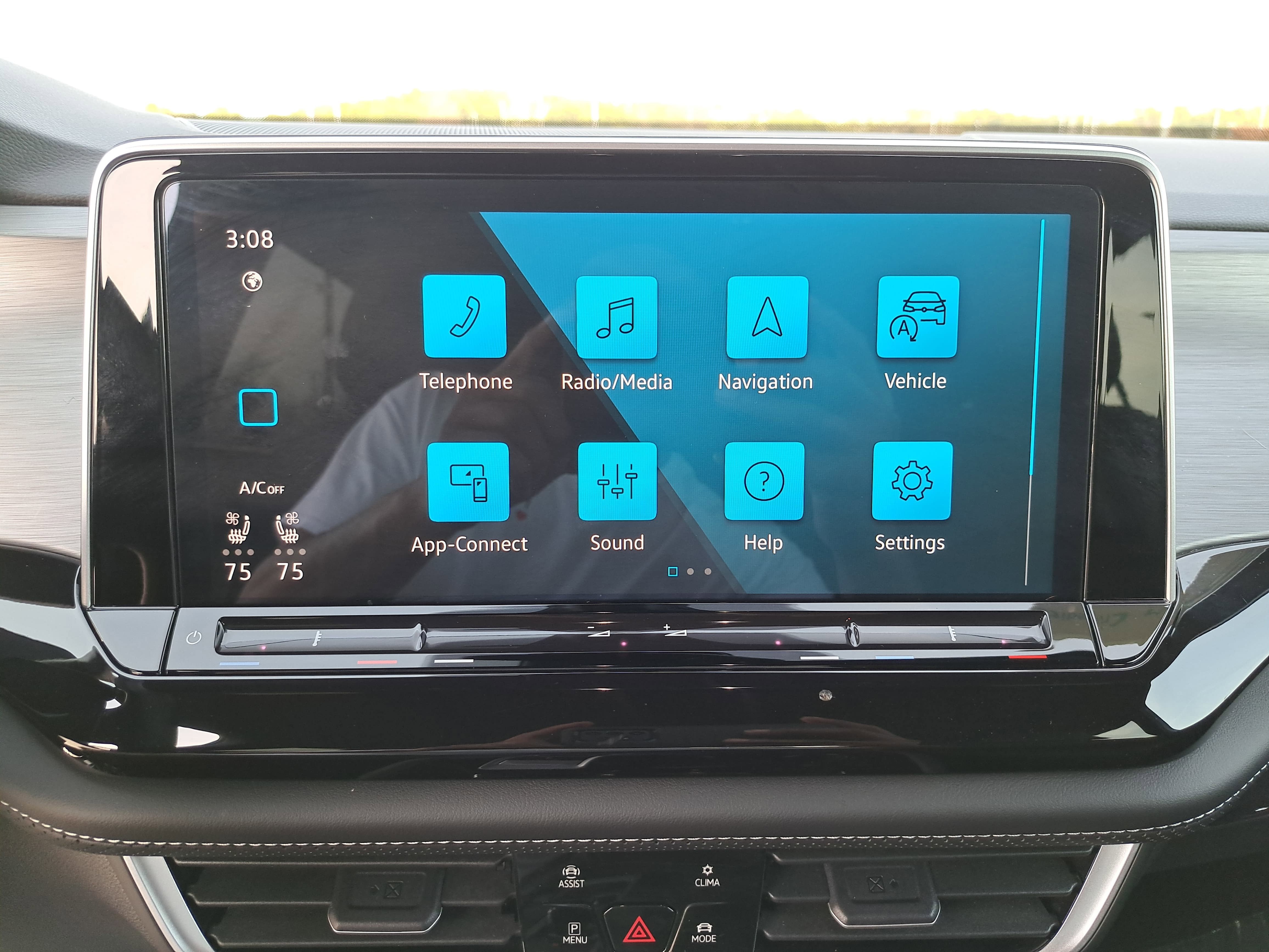 2025 Volkswagen Atlas Cross Sport 2.0T SE w/Technology