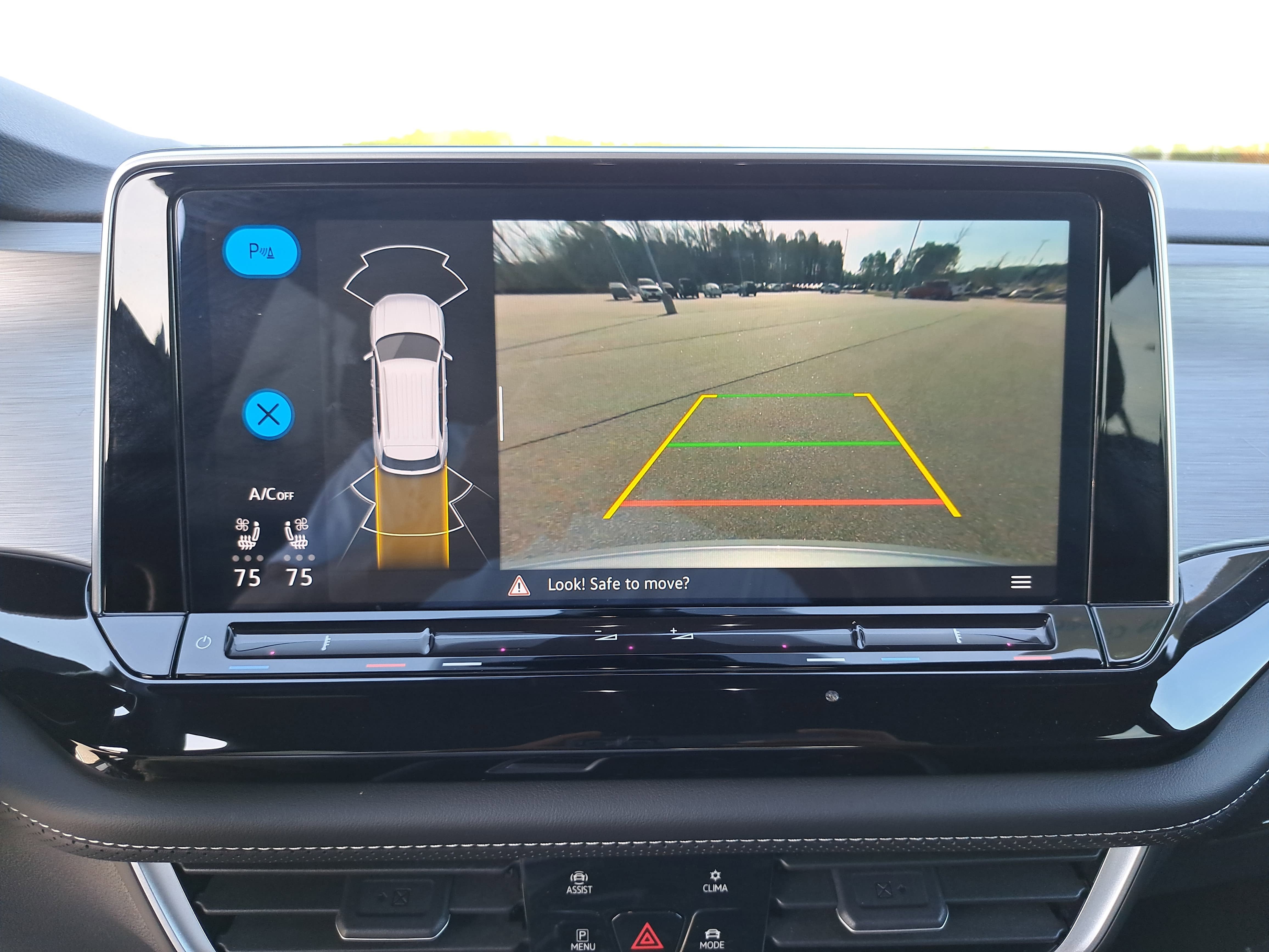 2025 Volkswagen Atlas Cross Sport 2.0T SE w/Technology