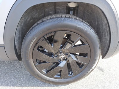 2025 Volkswagen Atlas Cross Sport 2.0T SE w/Technology