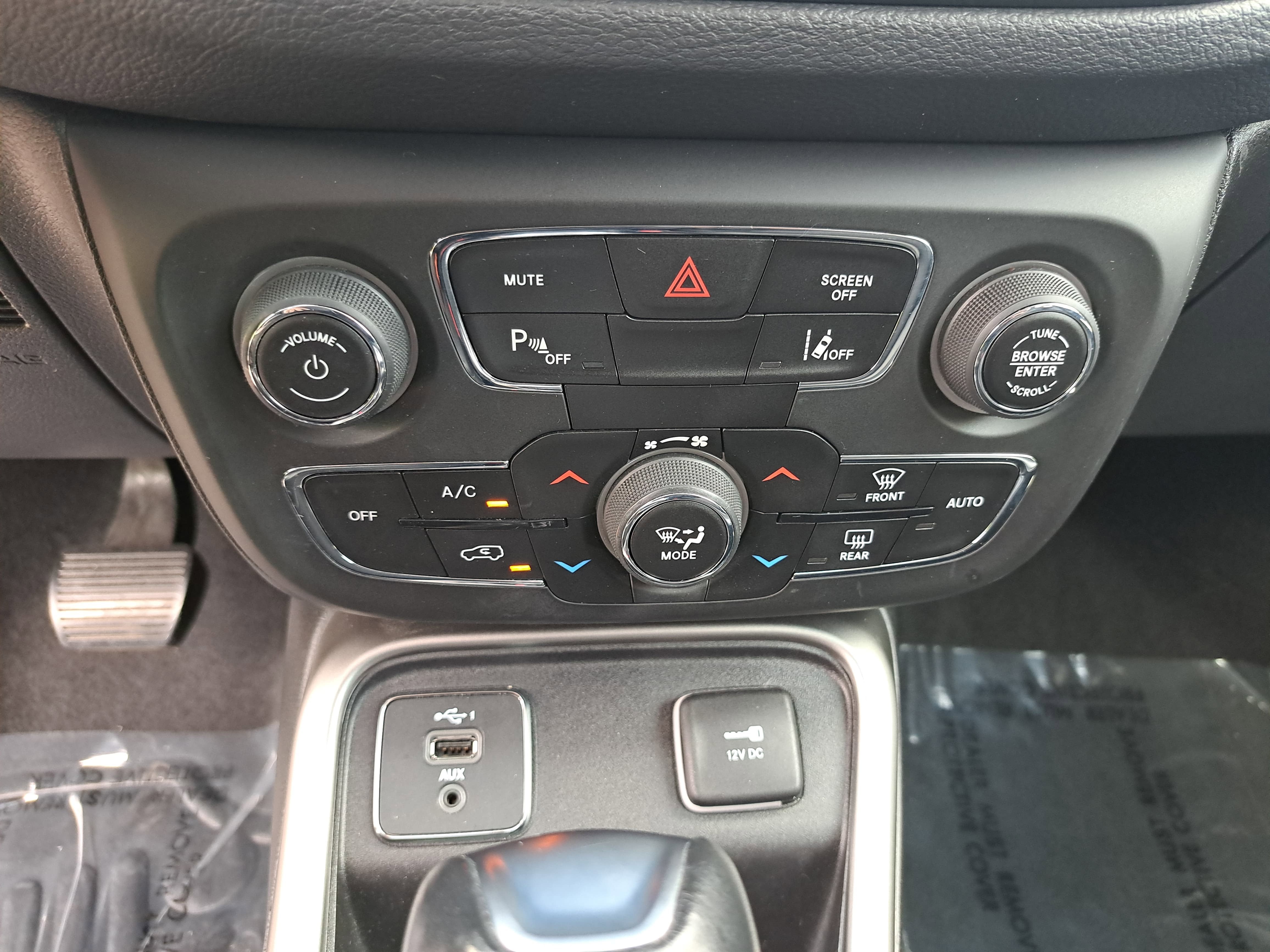 2020 Jeep Compass Latitude w/Sun/Safety Pkg