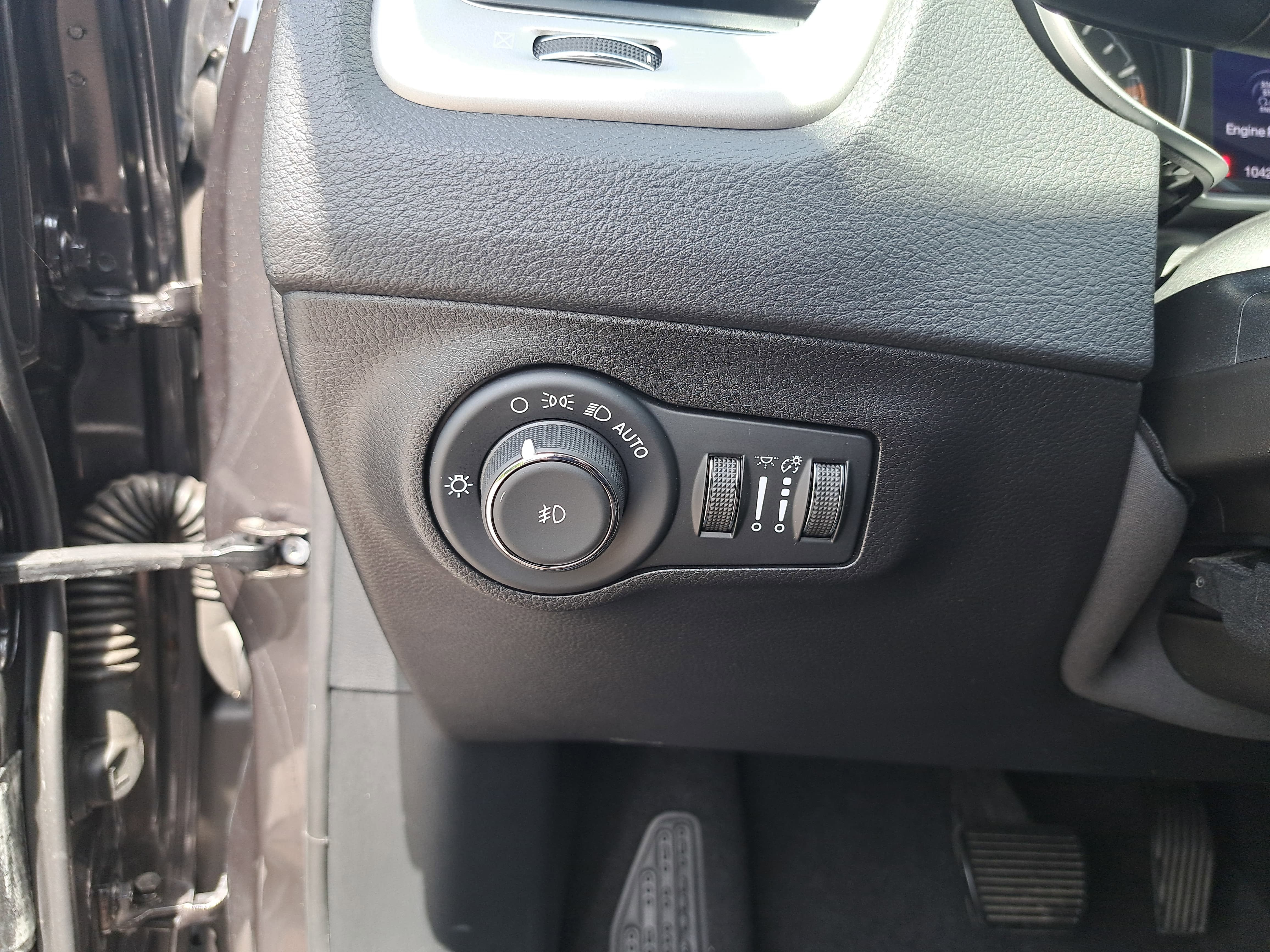 2020 Jeep Compass Latitude w/Sun/Safety Pkg
