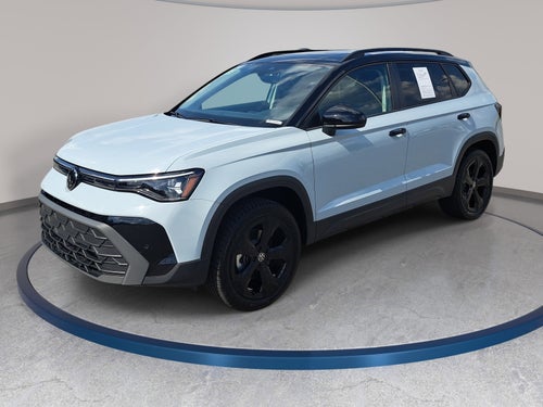 2025 Volkswagen Taos SE Black