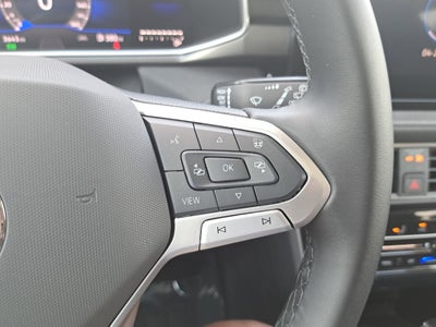 2025 Volkswagen Taos SE Black