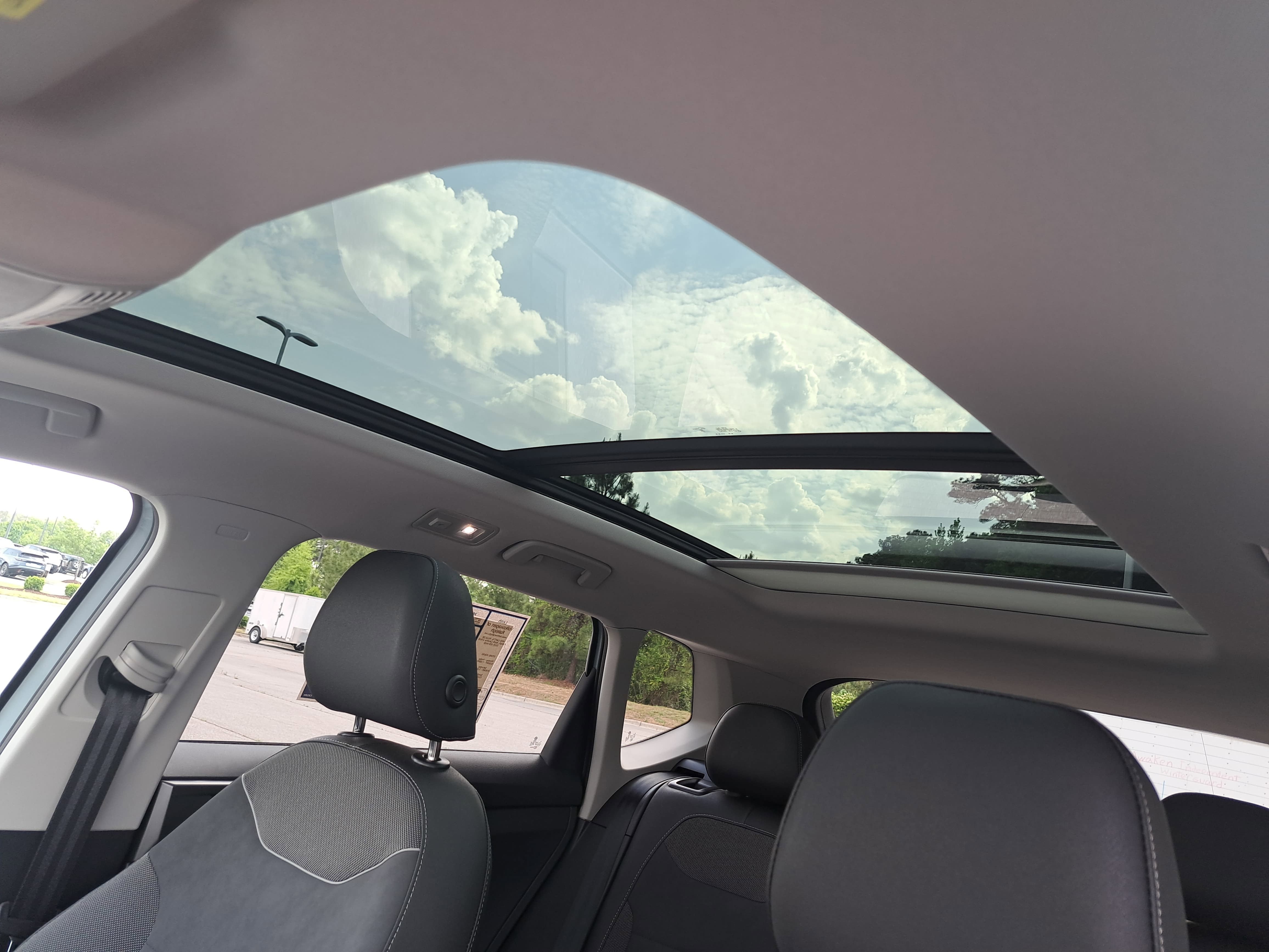 2025 Volkswagen Taos SE Black