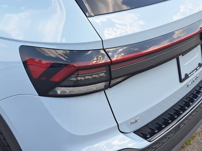 2025 Volkswagen Taos SE Black