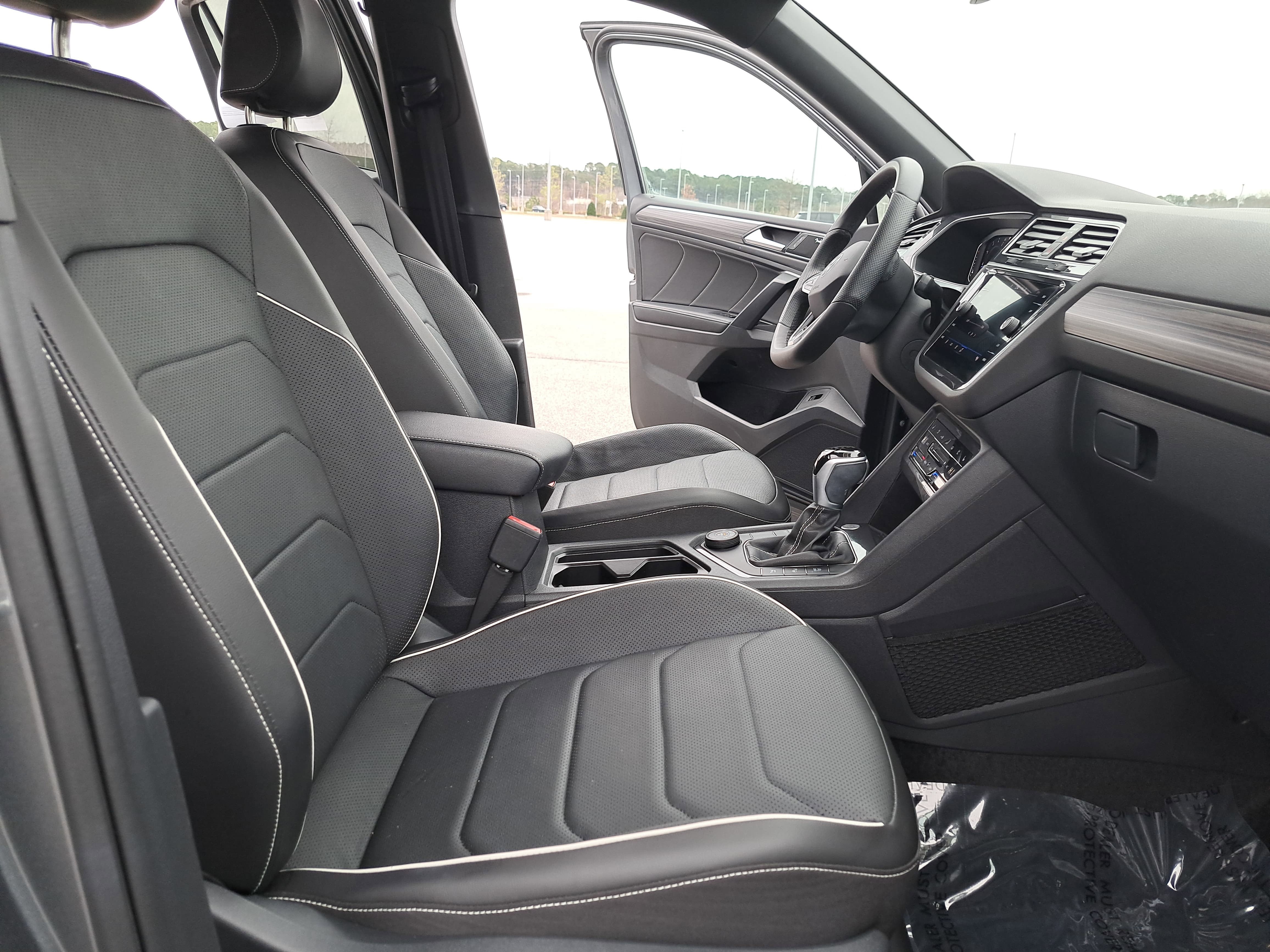 2024 Volkswagen Tiguan SEL R-Line