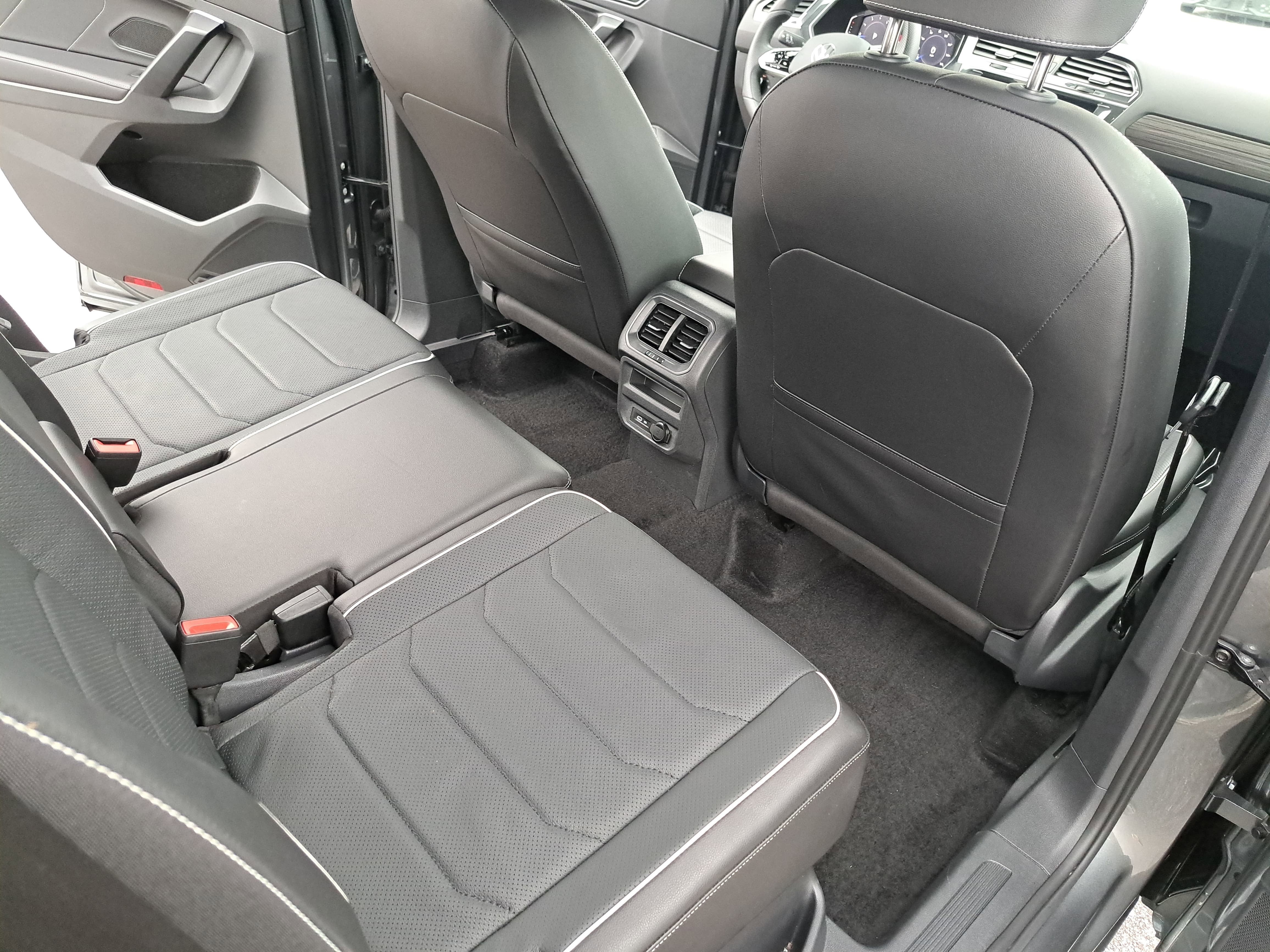 2024 Volkswagen Tiguan SEL R-Line