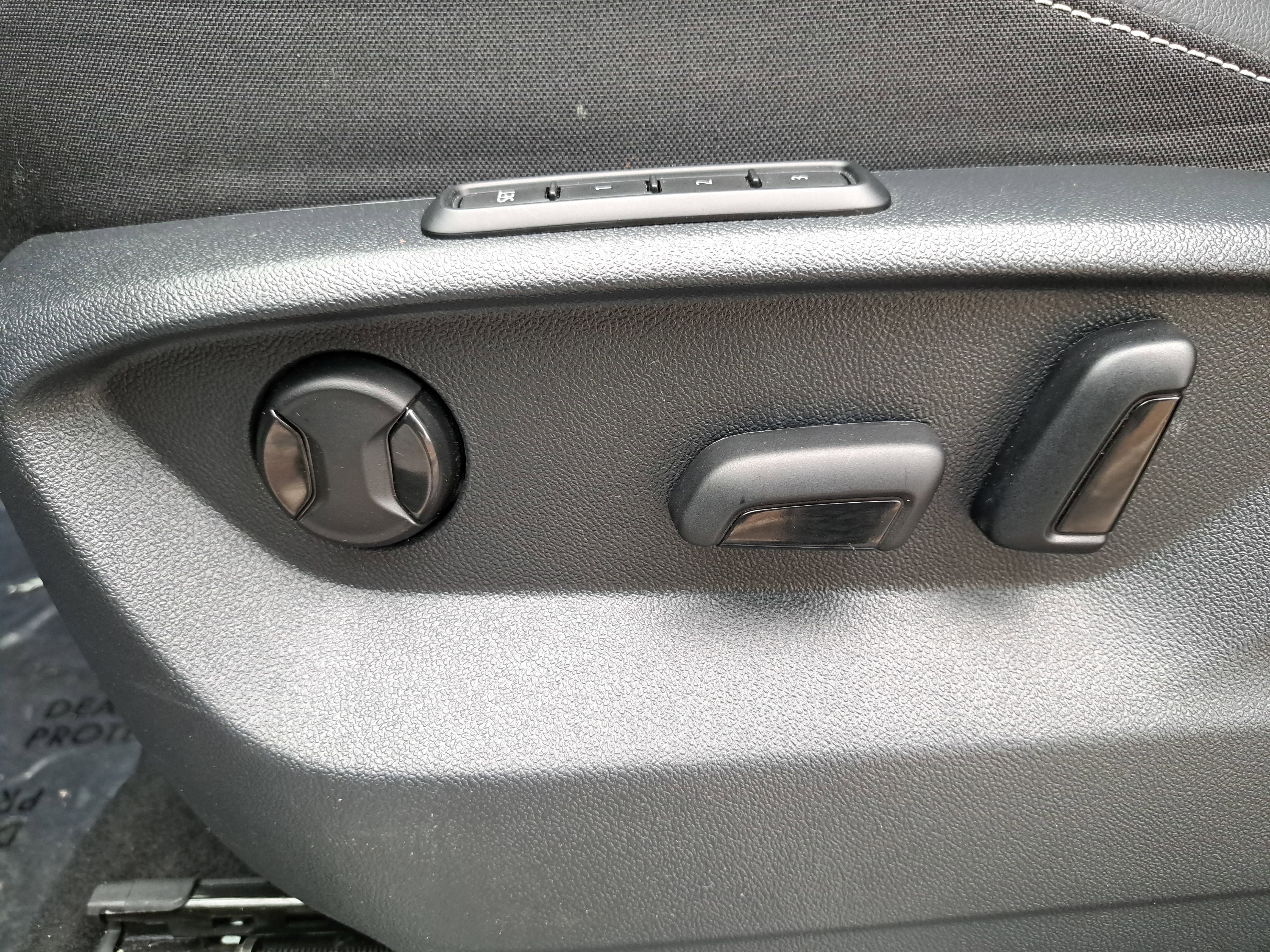 2024 Volkswagen Tiguan SEL R-Line