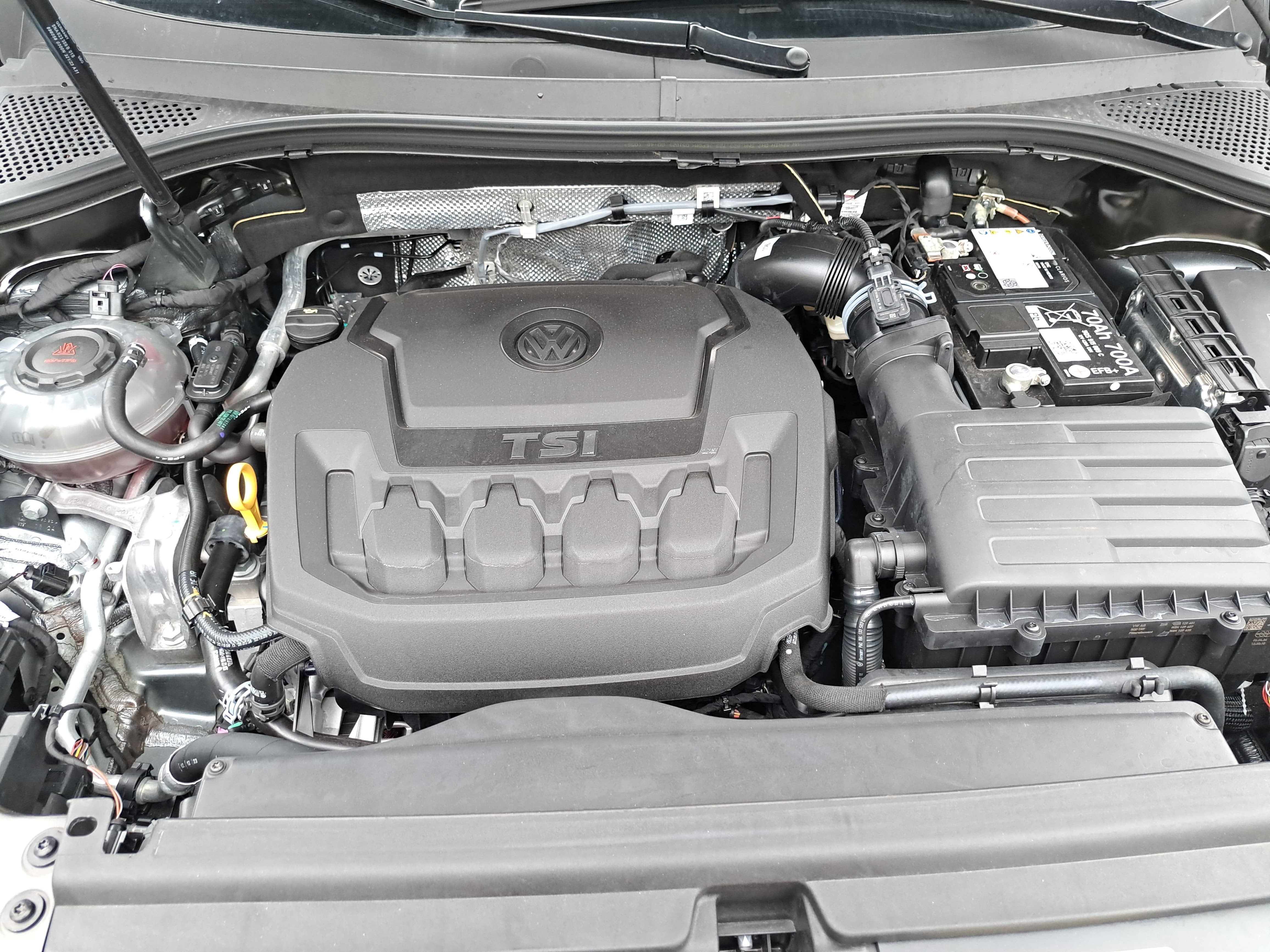 2024 Volkswagen Tiguan SEL R-Line