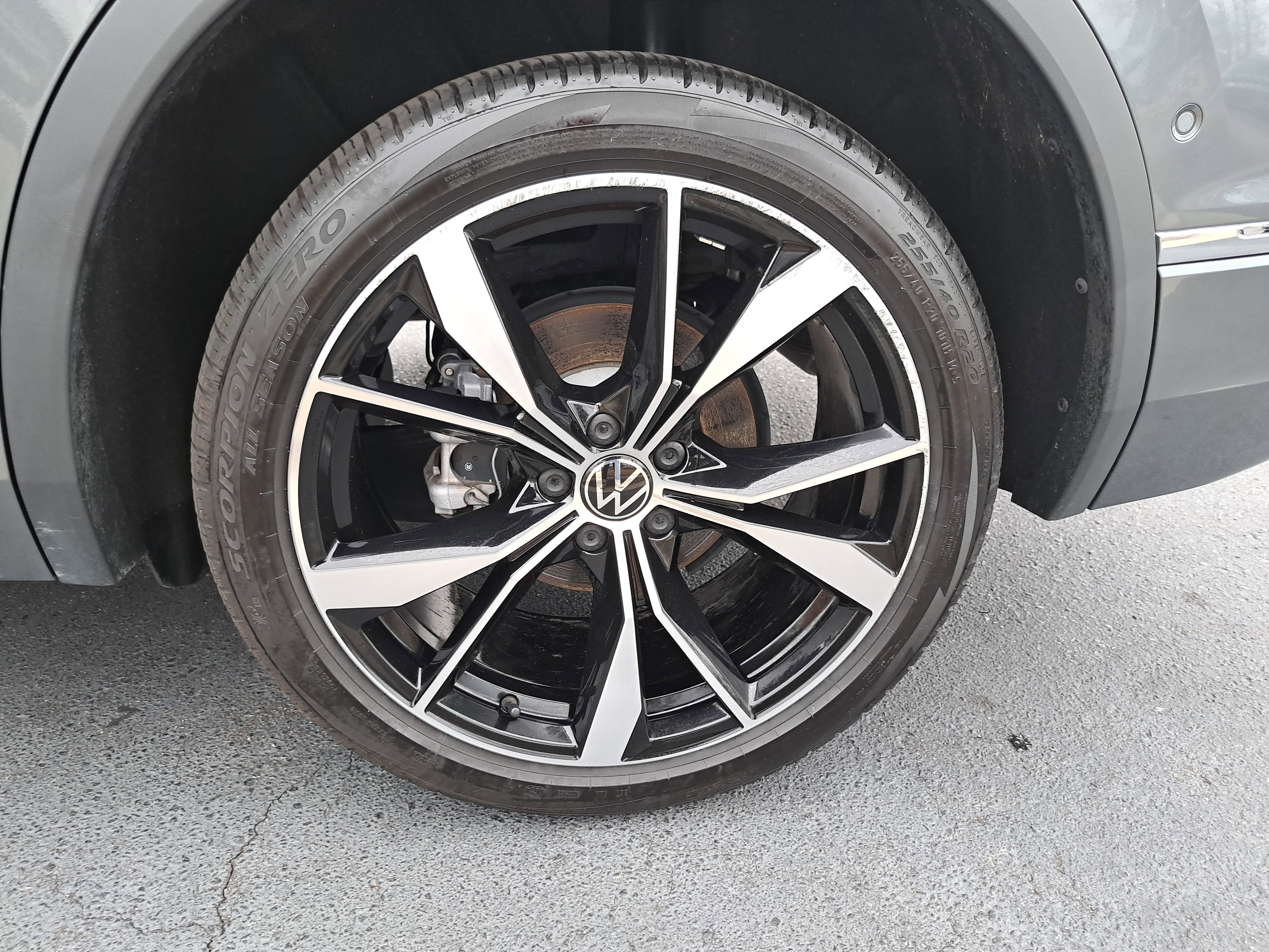 2024 Volkswagen Tiguan SEL R-Line