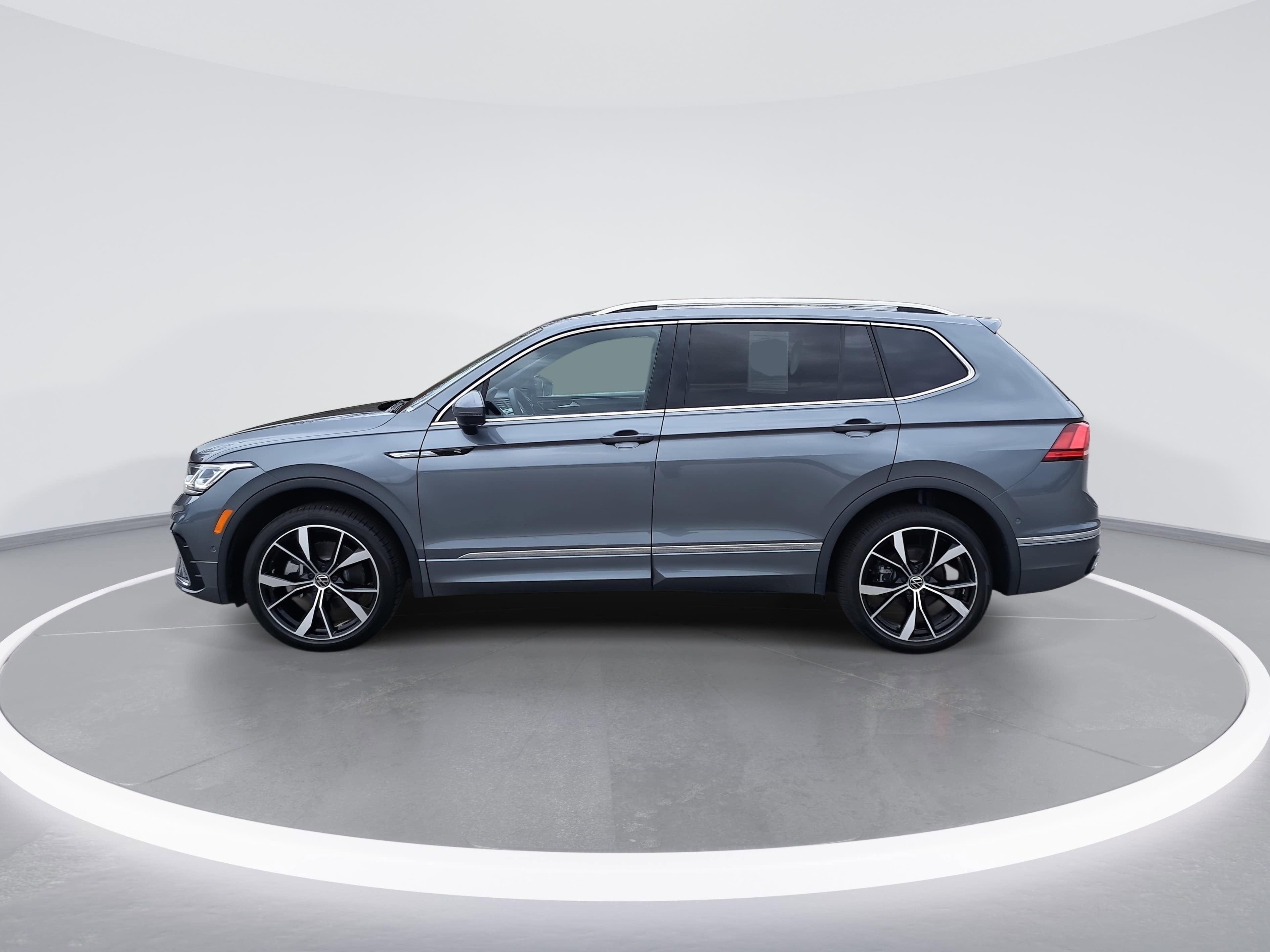 2024 Volkswagen Tiguan SEL R-Line