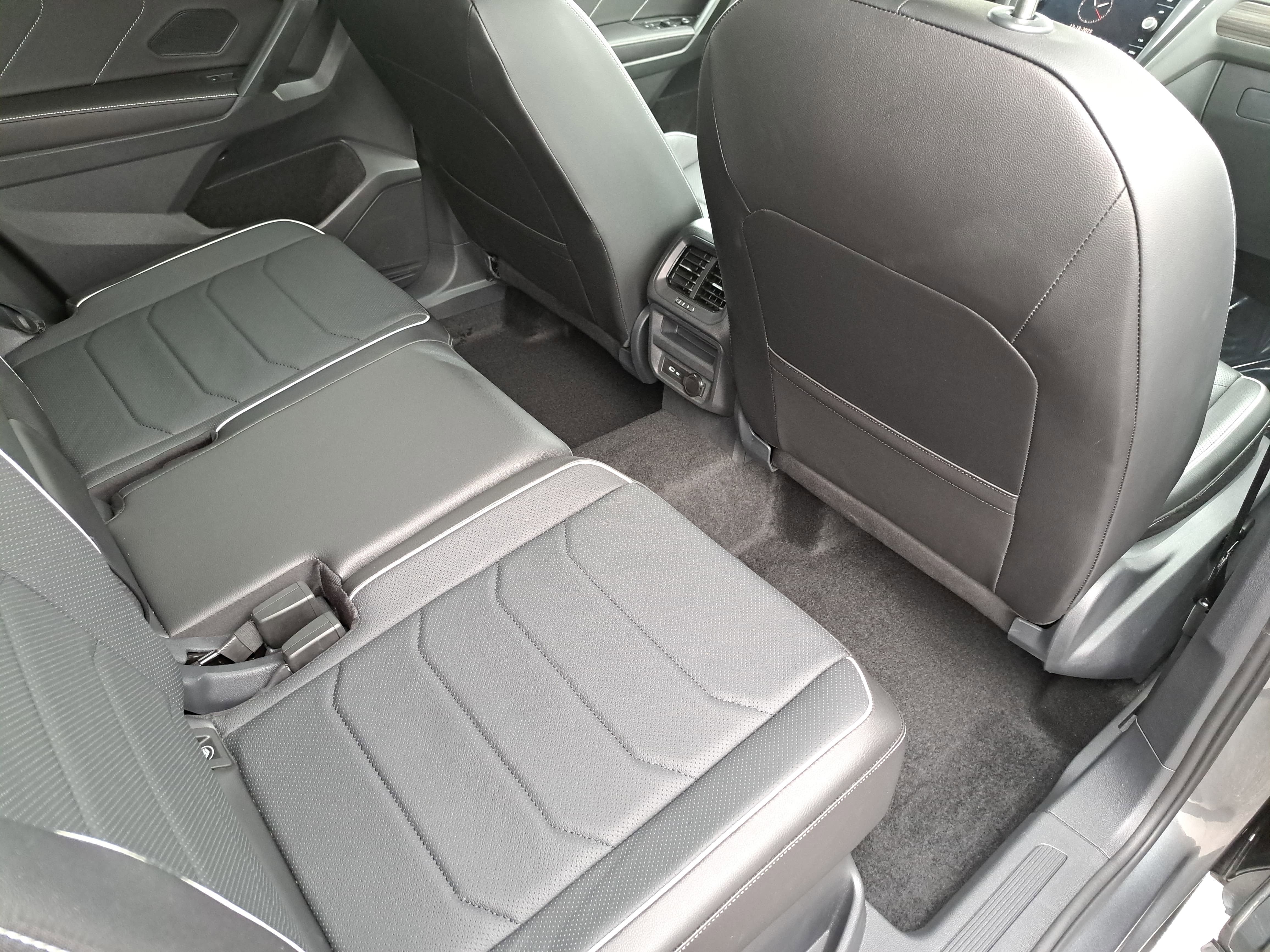 2024 Volkswagen Tiguan SEL R-Line