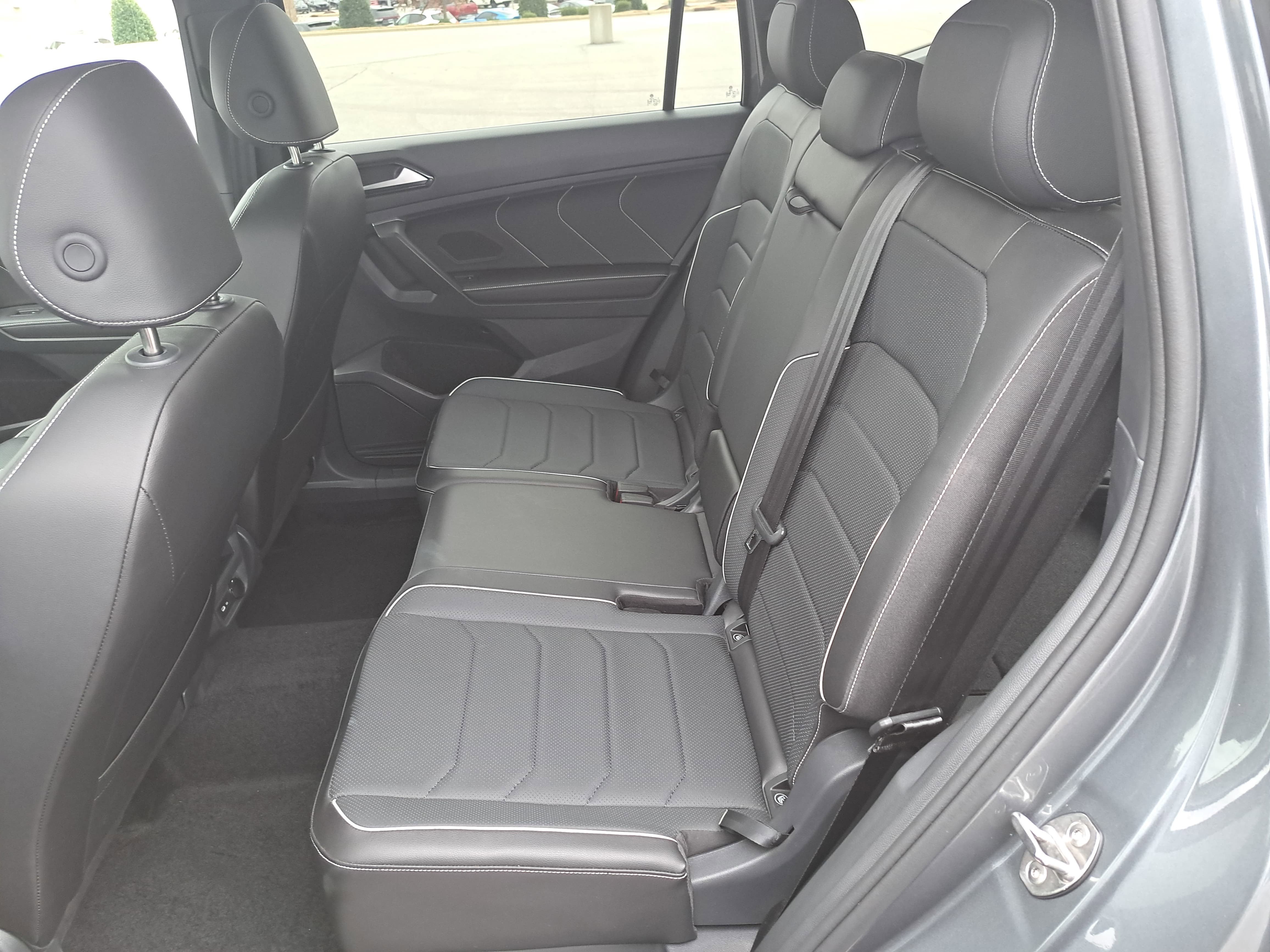 2024 Volkswagen Tiguan SEL R-Line