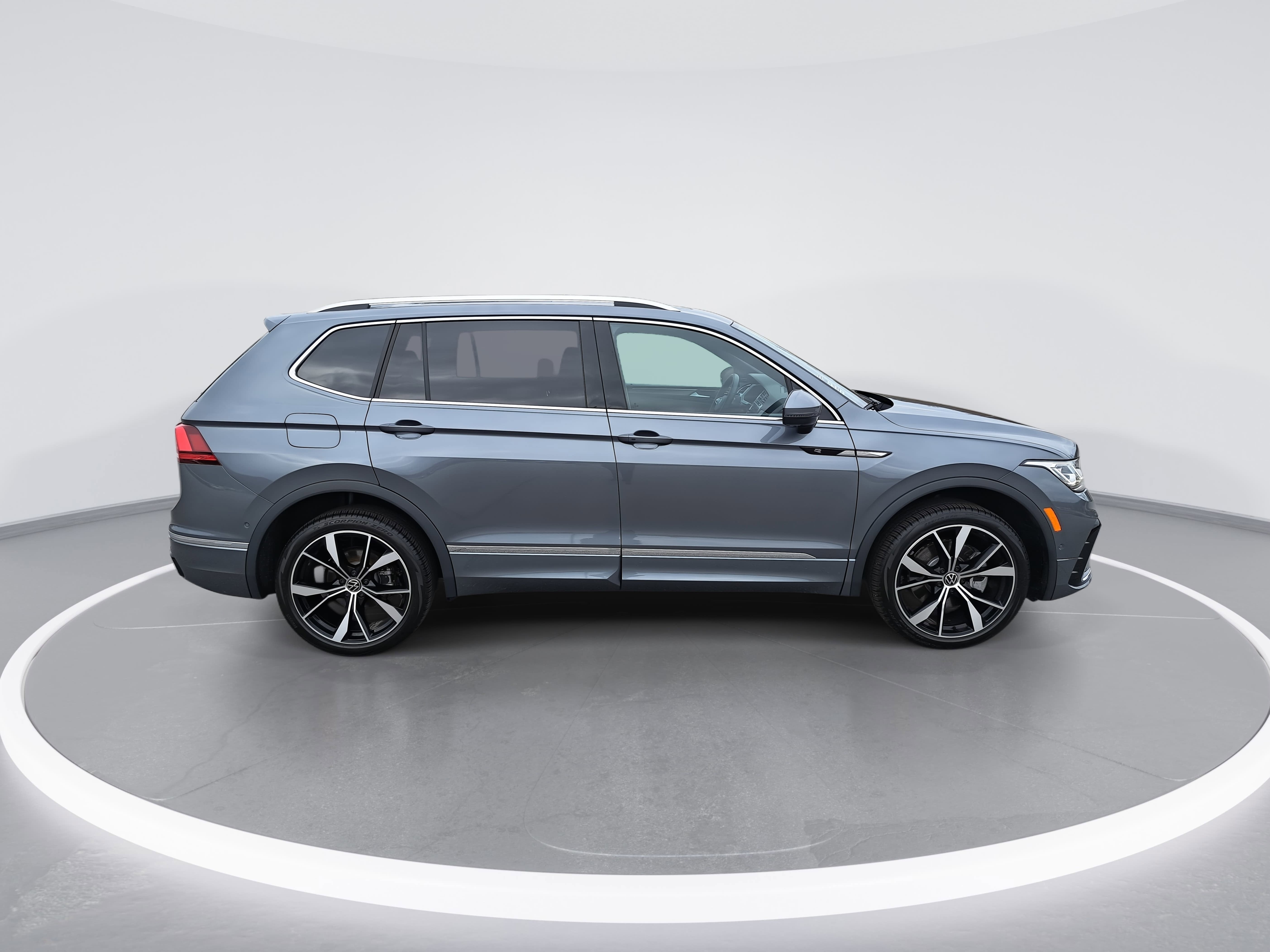 2024 Volkswagen Tiguan SEL R-Line