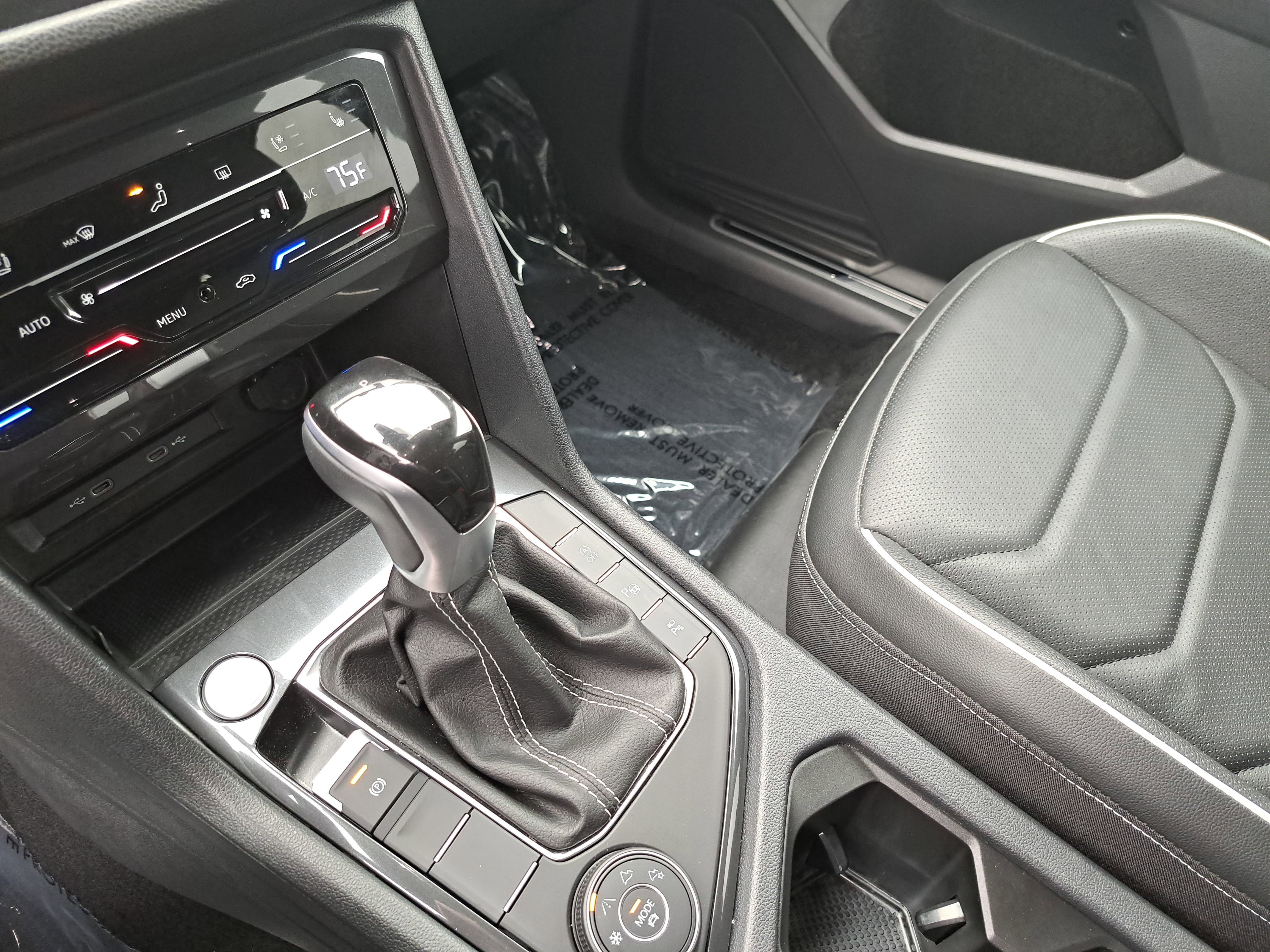 2024 Volkswagen Tiguan SEL R-Line