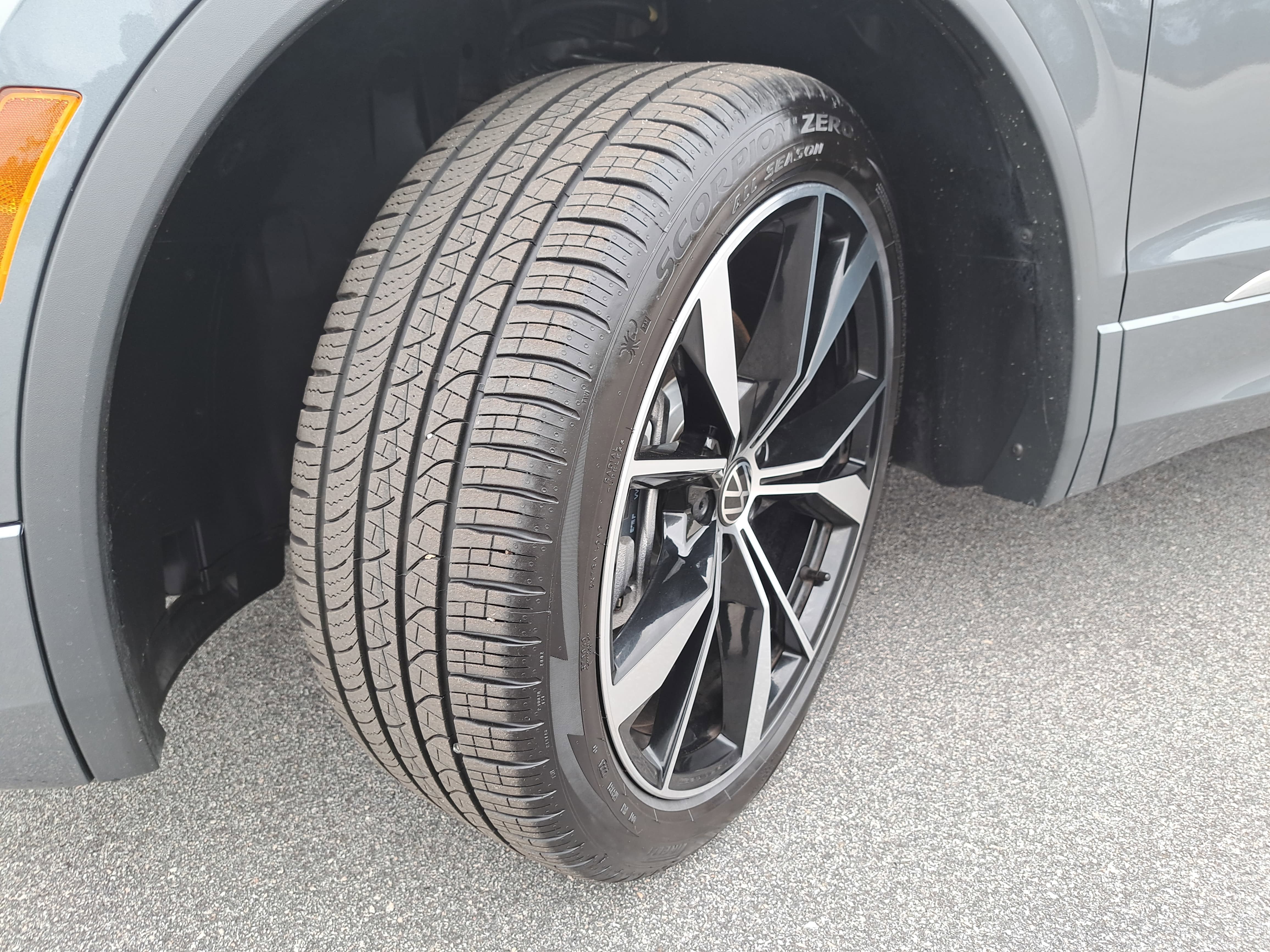 2024 Volkswagen Tiguan SEL R-Line