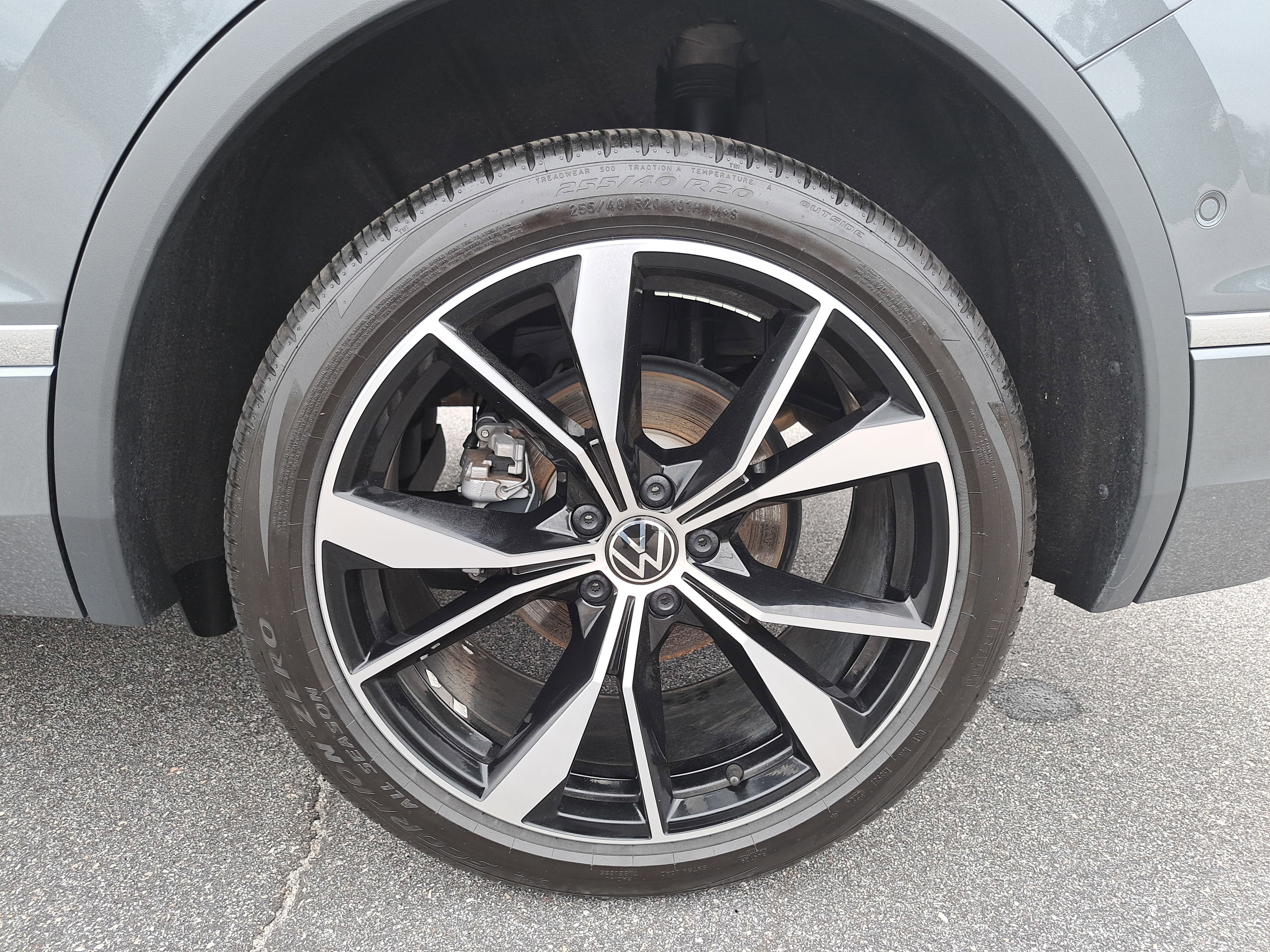 2024 Volkswagen Tiguan SEL R-Line