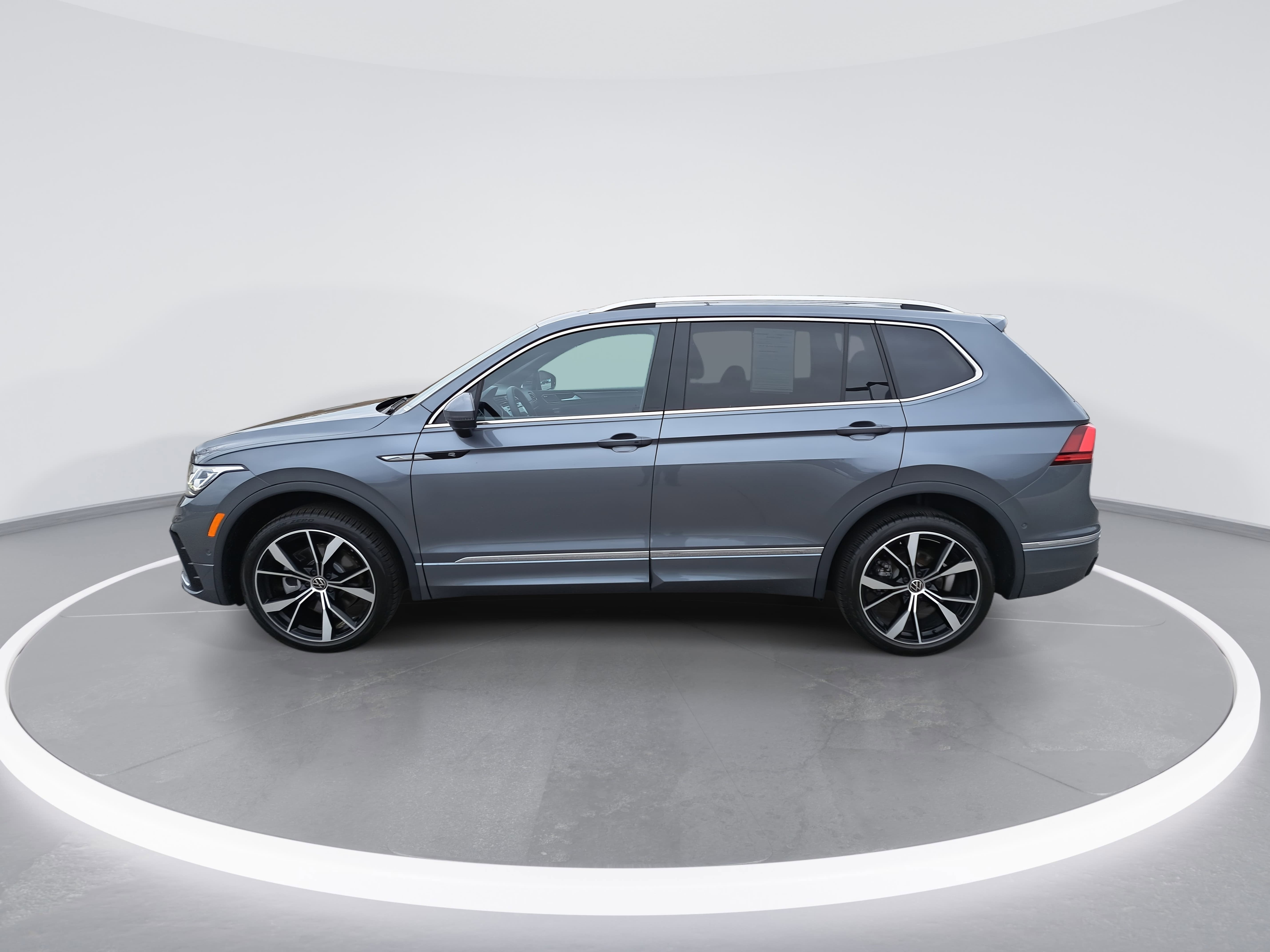 2024 Volkswagen Tiguan SEL R-Line