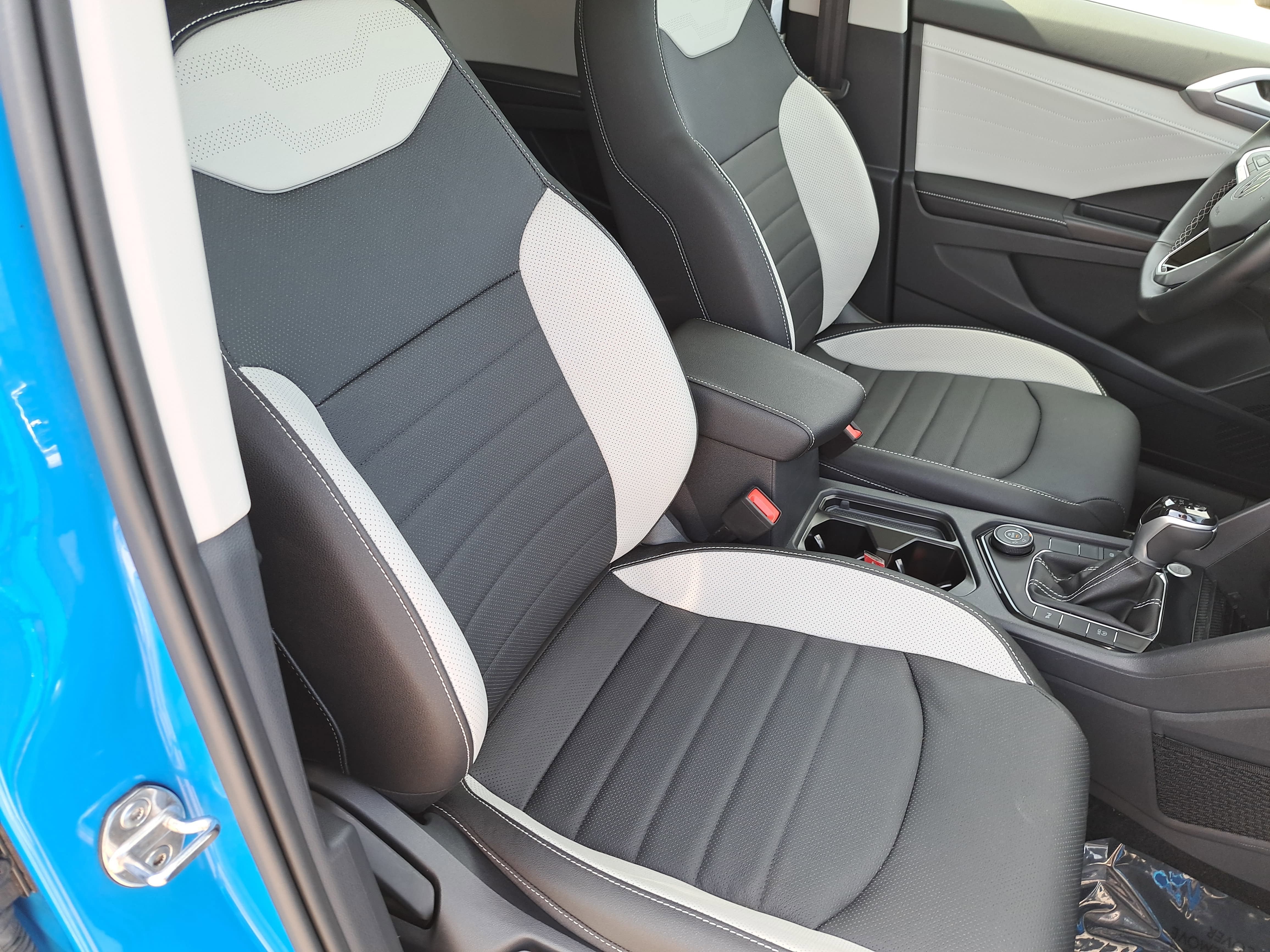 2025 Volkswagen Taos SEL