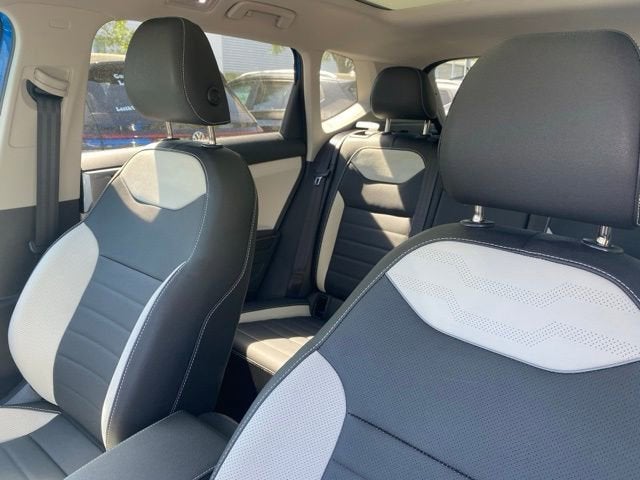 2025 Volkswagen Taos SEL