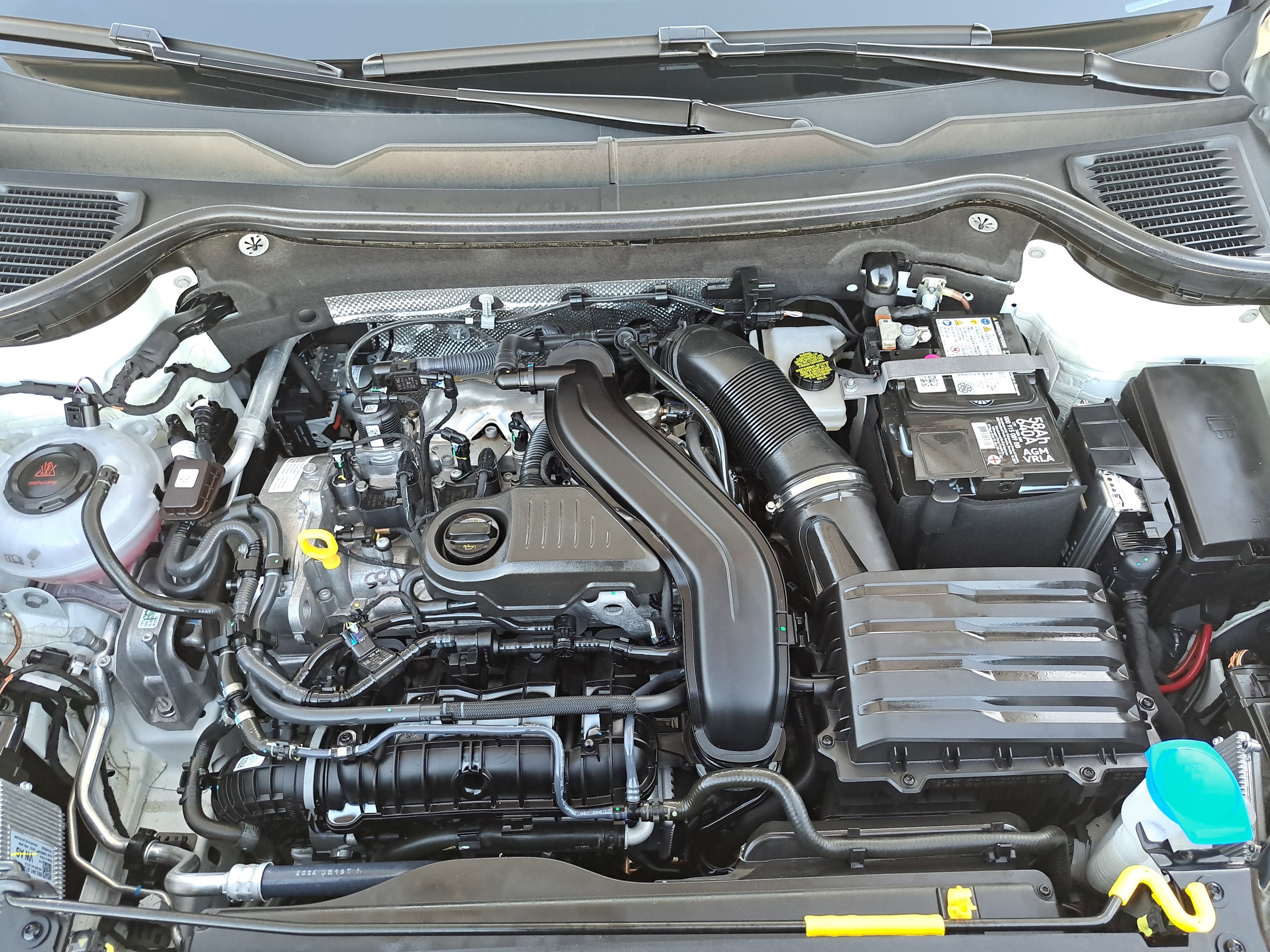 2024 Volkswagen Taos SEL