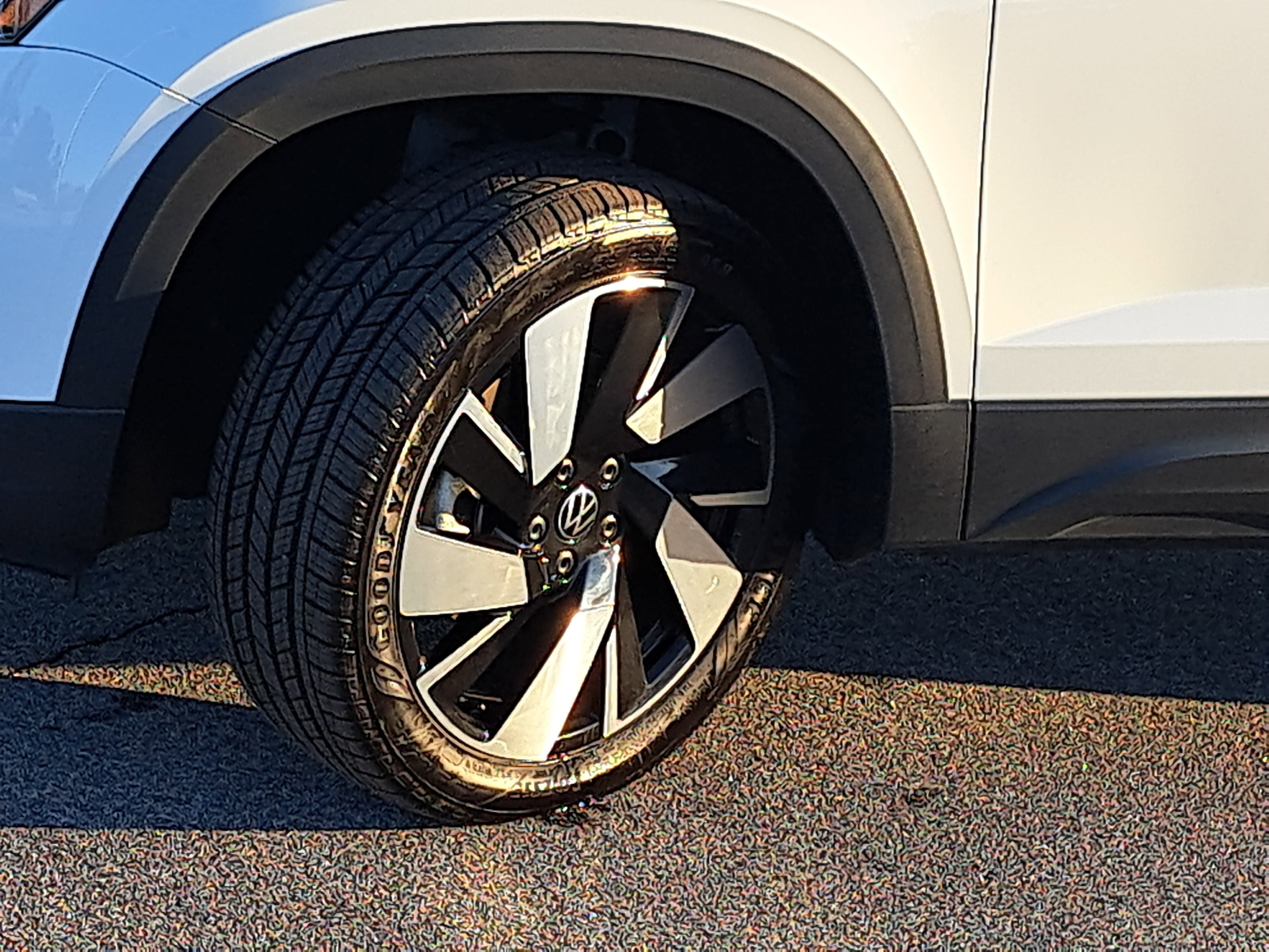 2024 Volkswagen Taos SEL