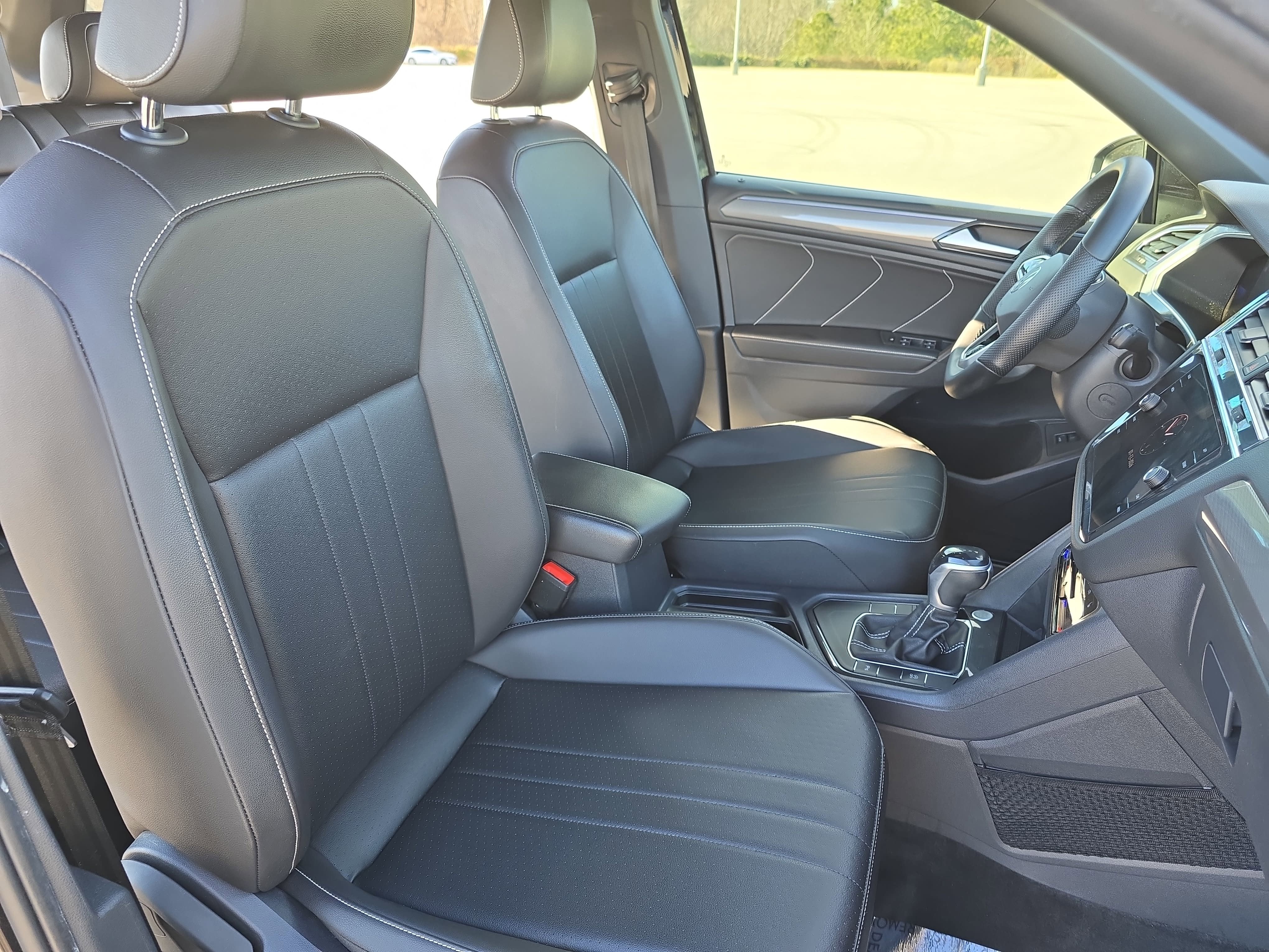 2022 Volkswagen Tiguan SE R-Line Black