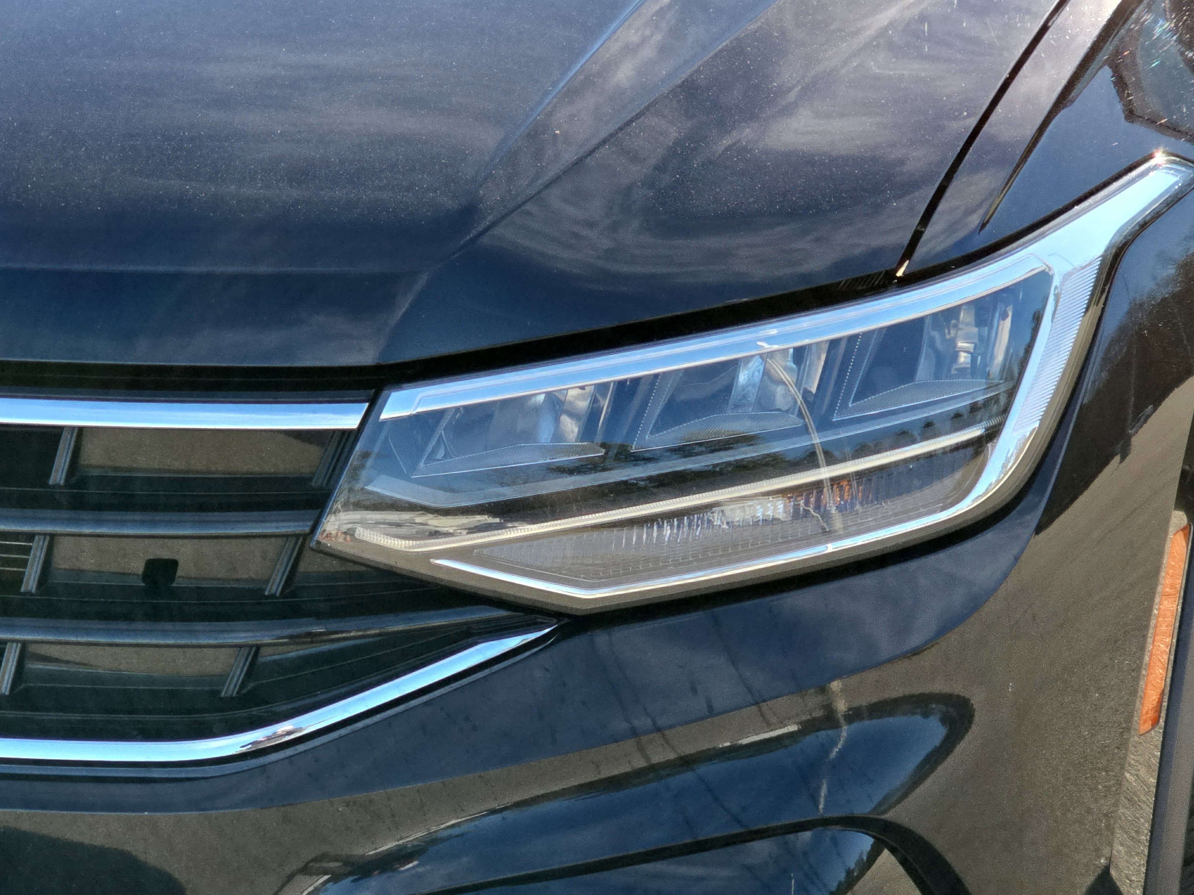 2022 Volkswagen Tiguan SE R-Line Black