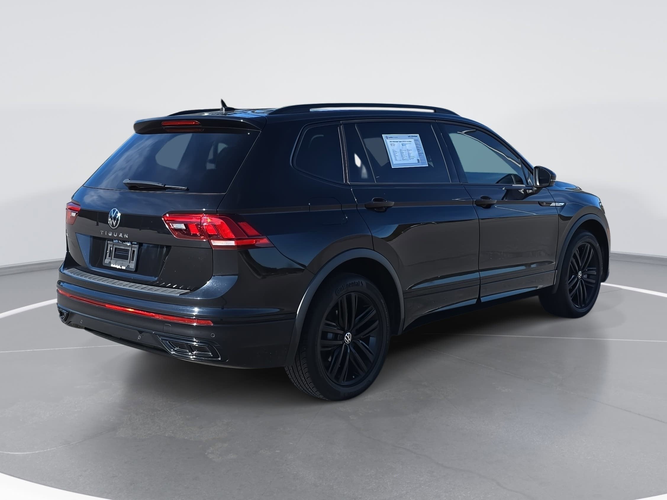 2022 Volkswagen Tiguan SE R-Line Black