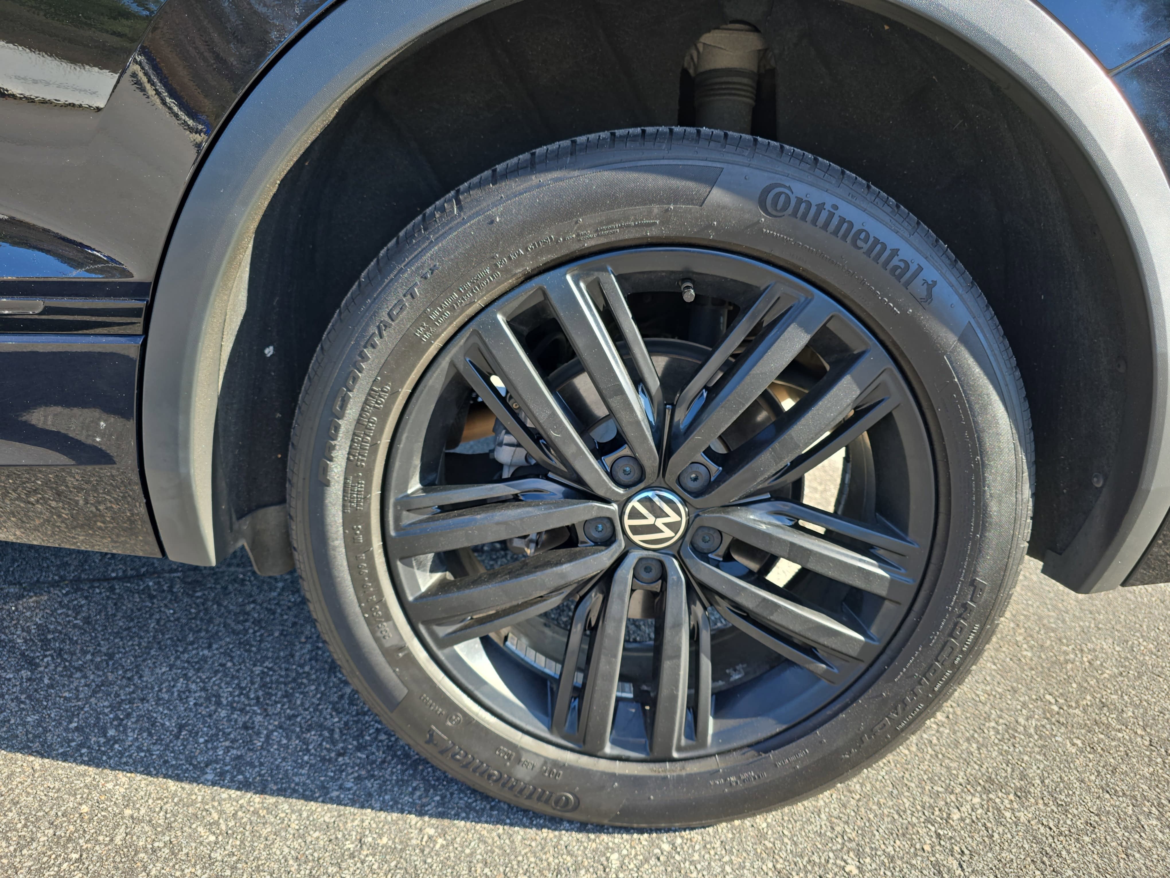 2022 Volkswagen Tiguan SE R-Line Black