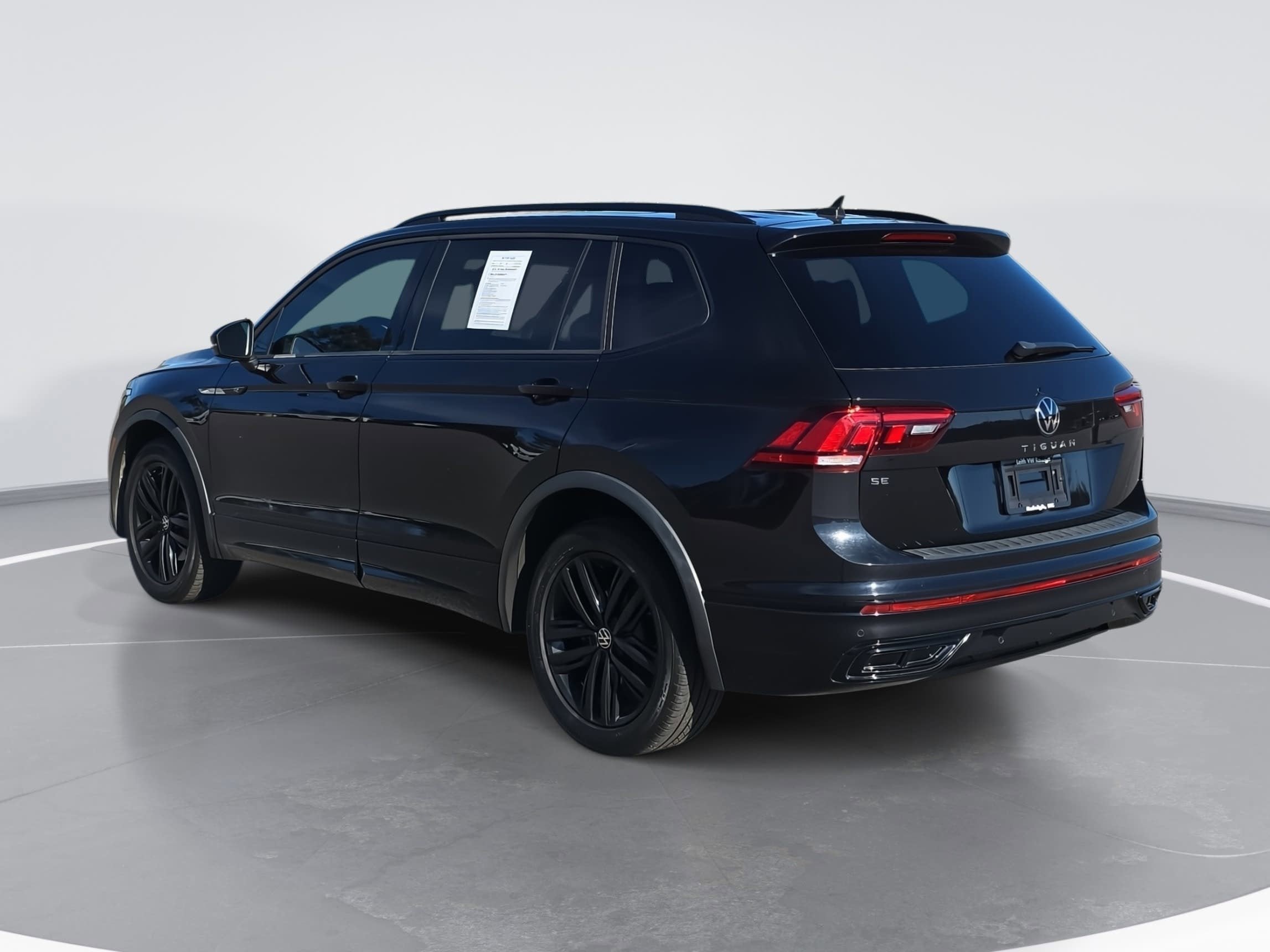 2022 Volkswagen Tiguan SE R-Line Black