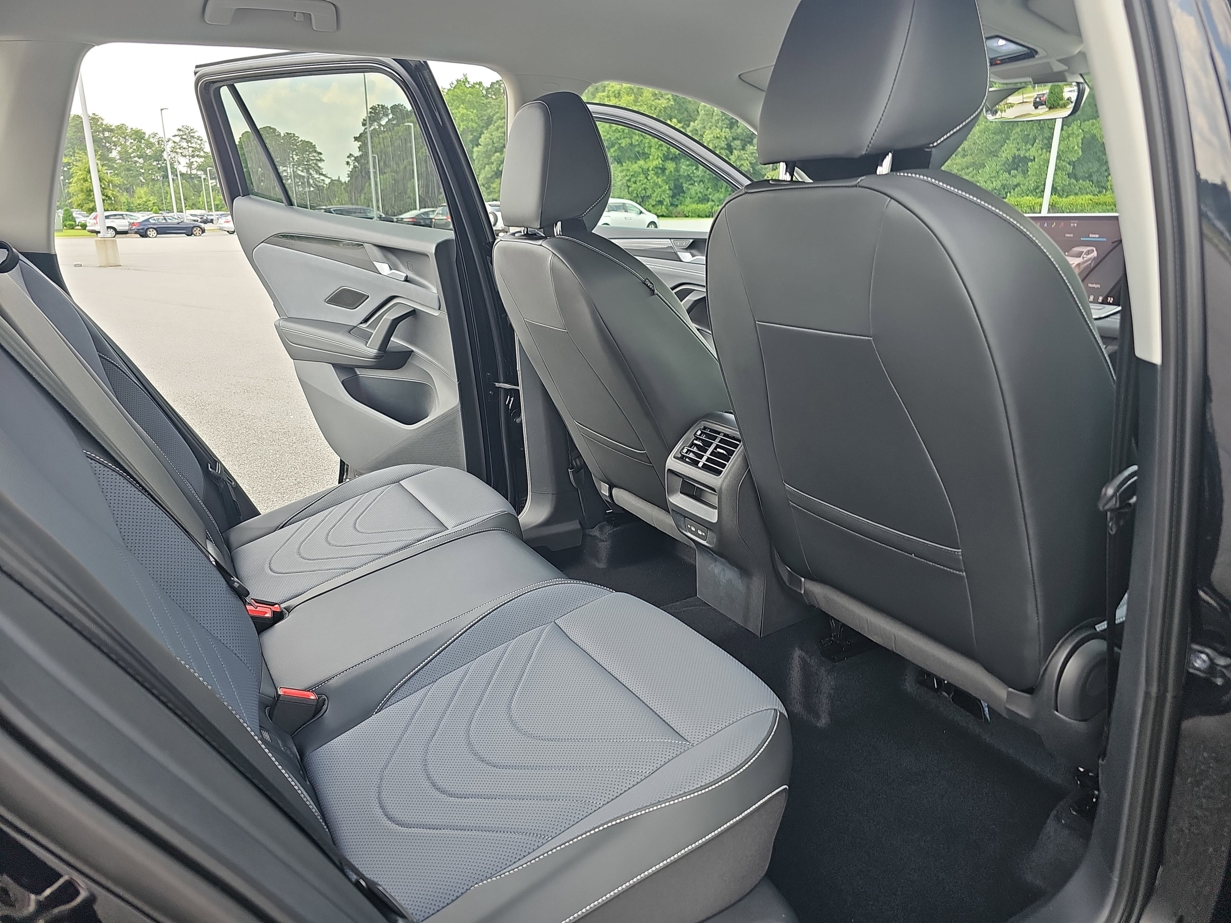 2025 Volkswagen Tiguan SE