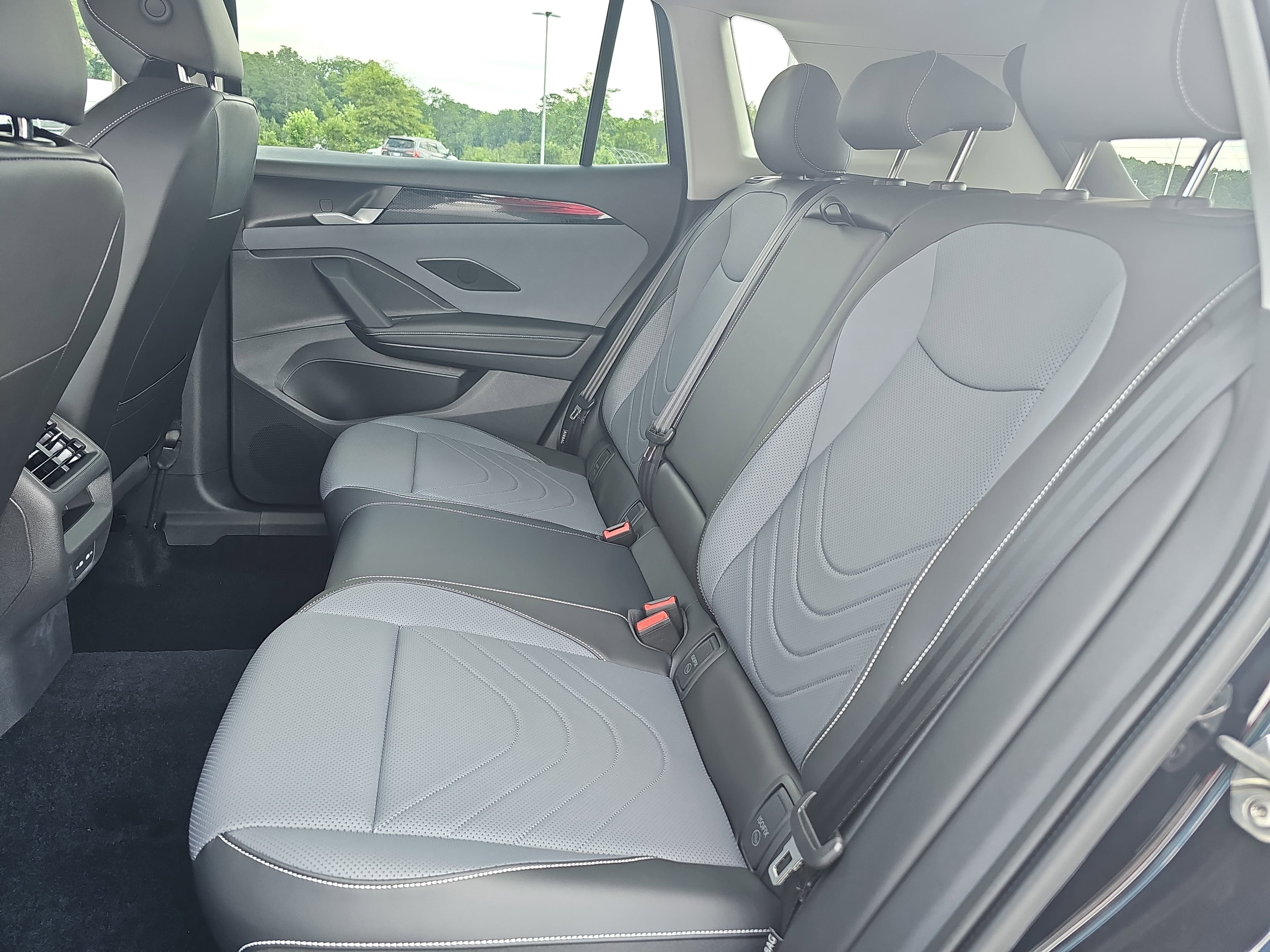 2025 Volkswagen Tiguan SE