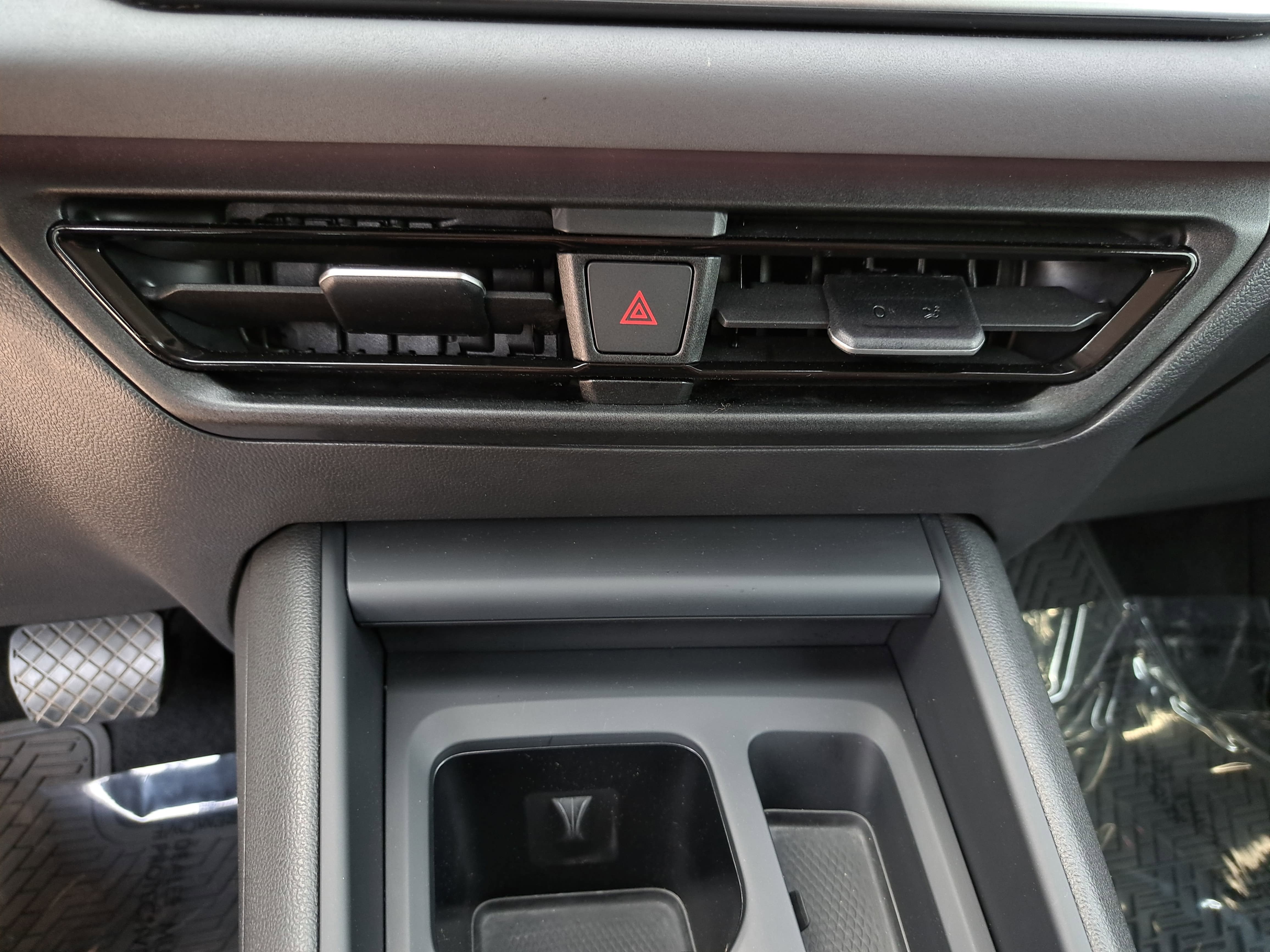 2025 Volkswagen Tiguan SE