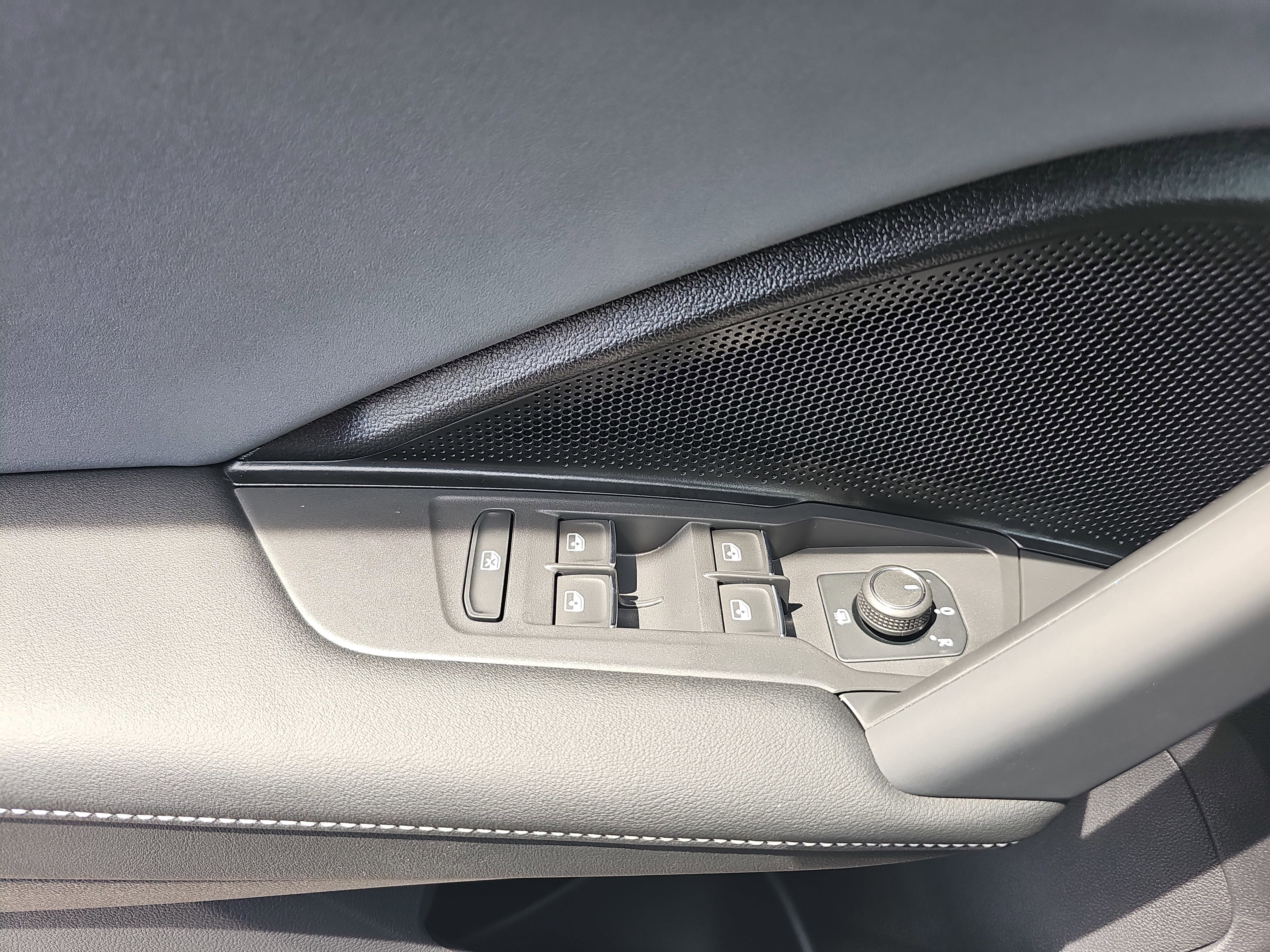 2025 Volkswagen Tiguan SE