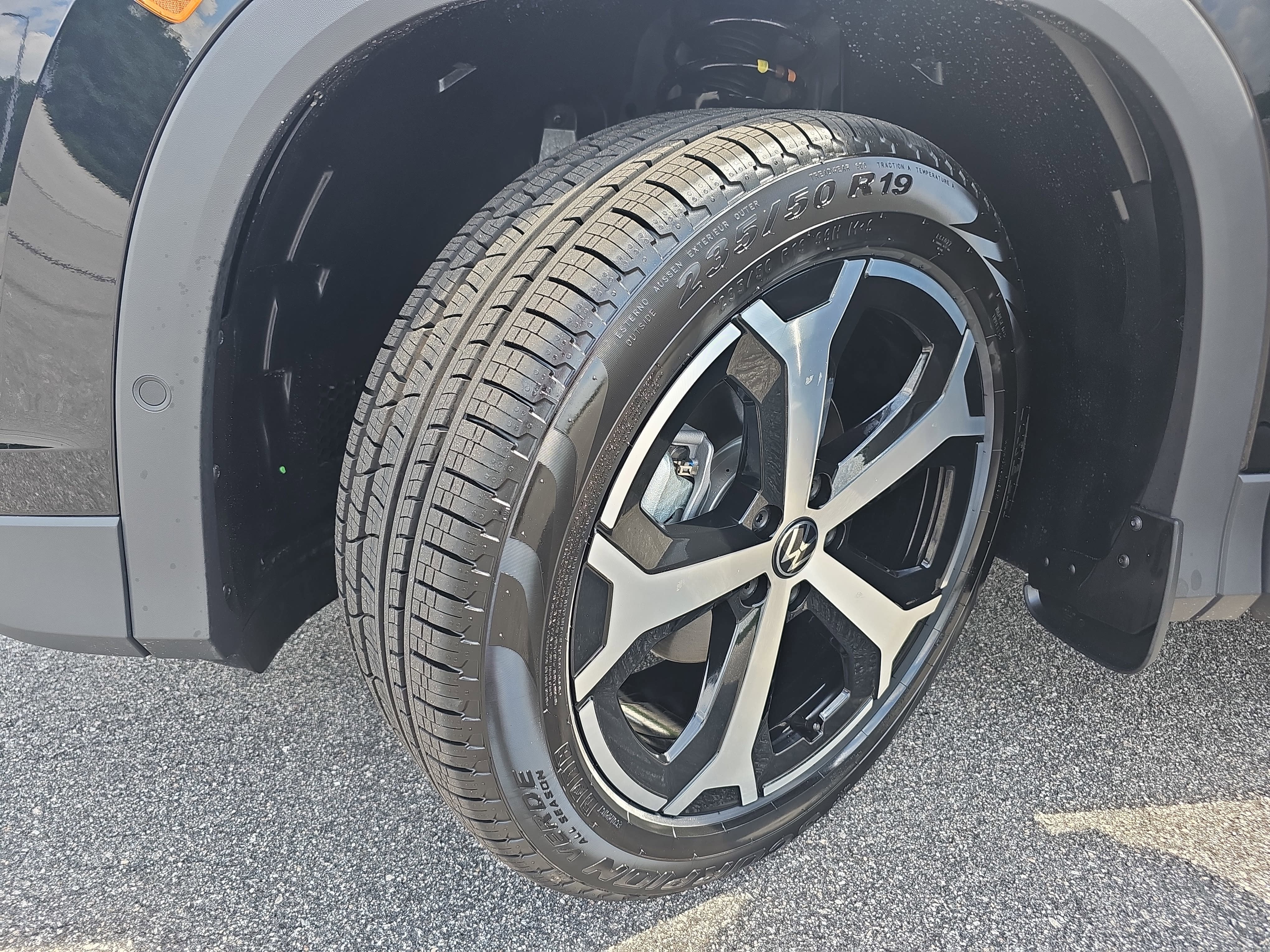 2025 Volkswagen Tiguan SE