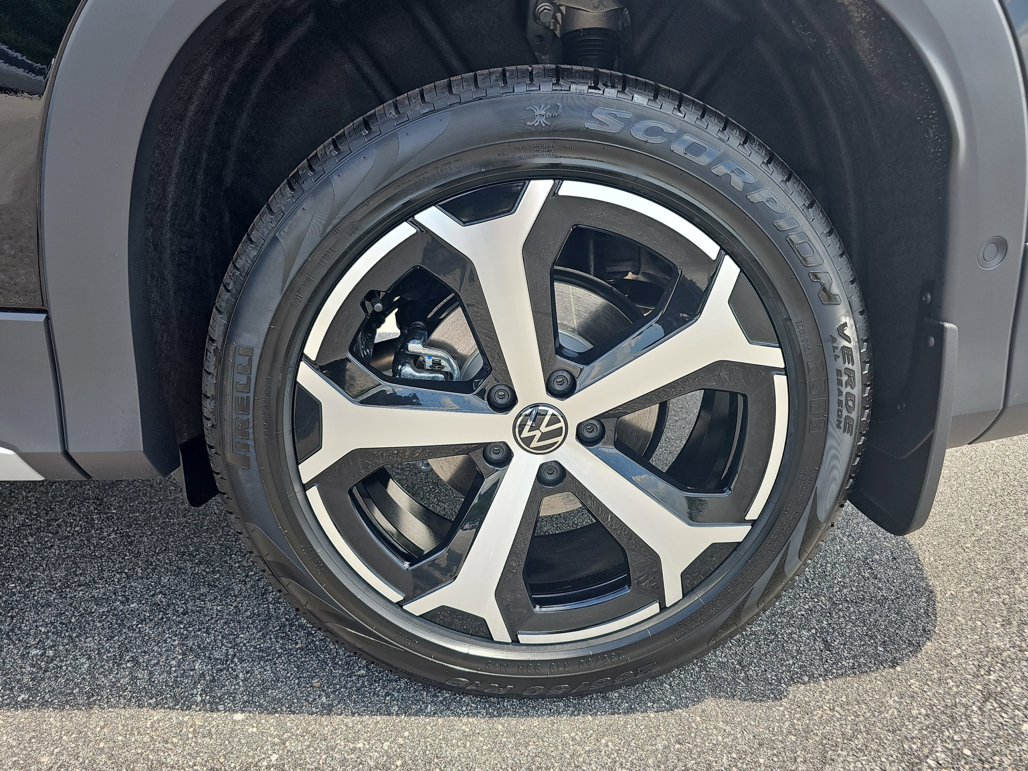 2025 Volkswagen Tiguan SE