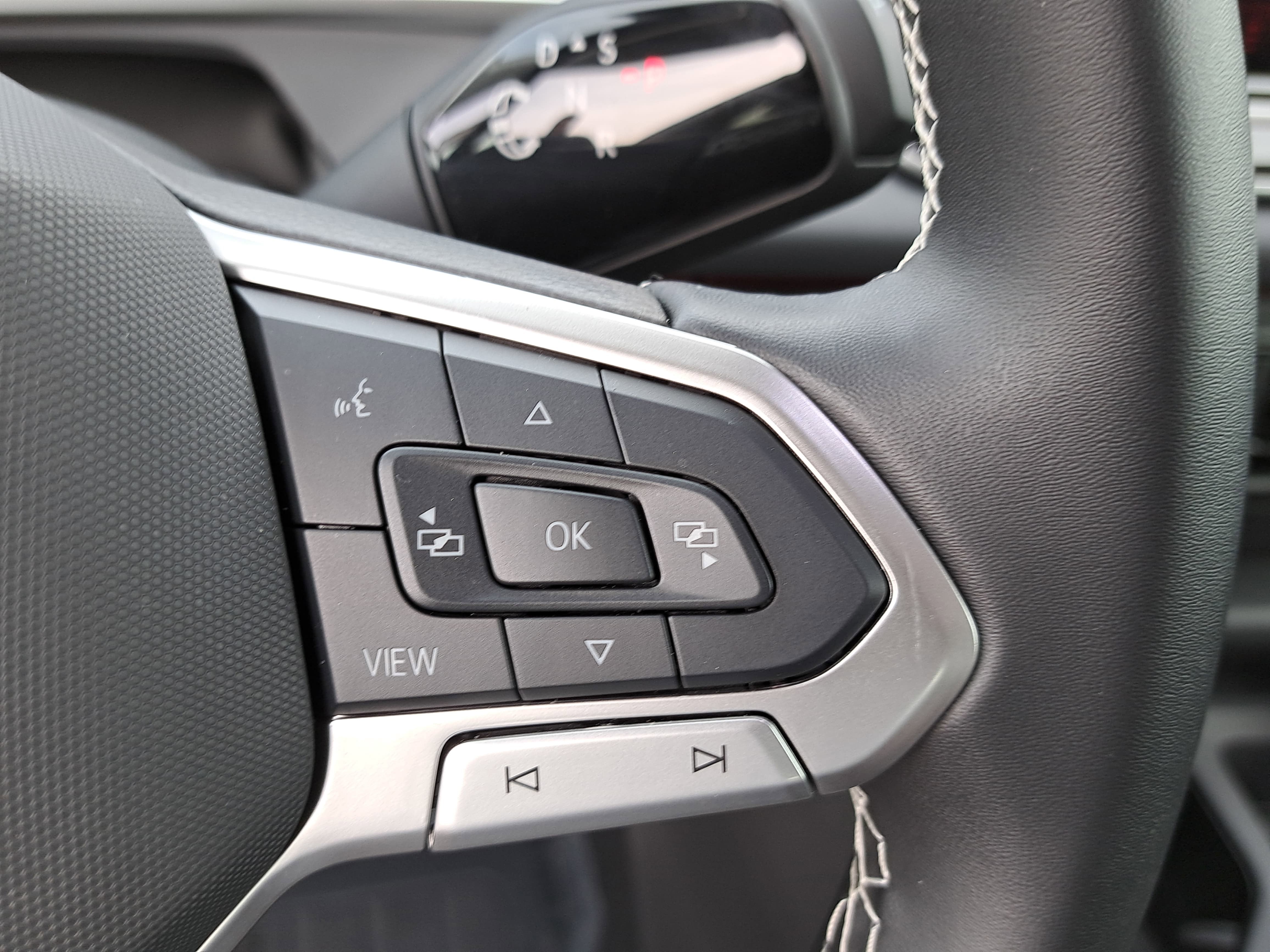 2025 Volkswagen Tiguan SE