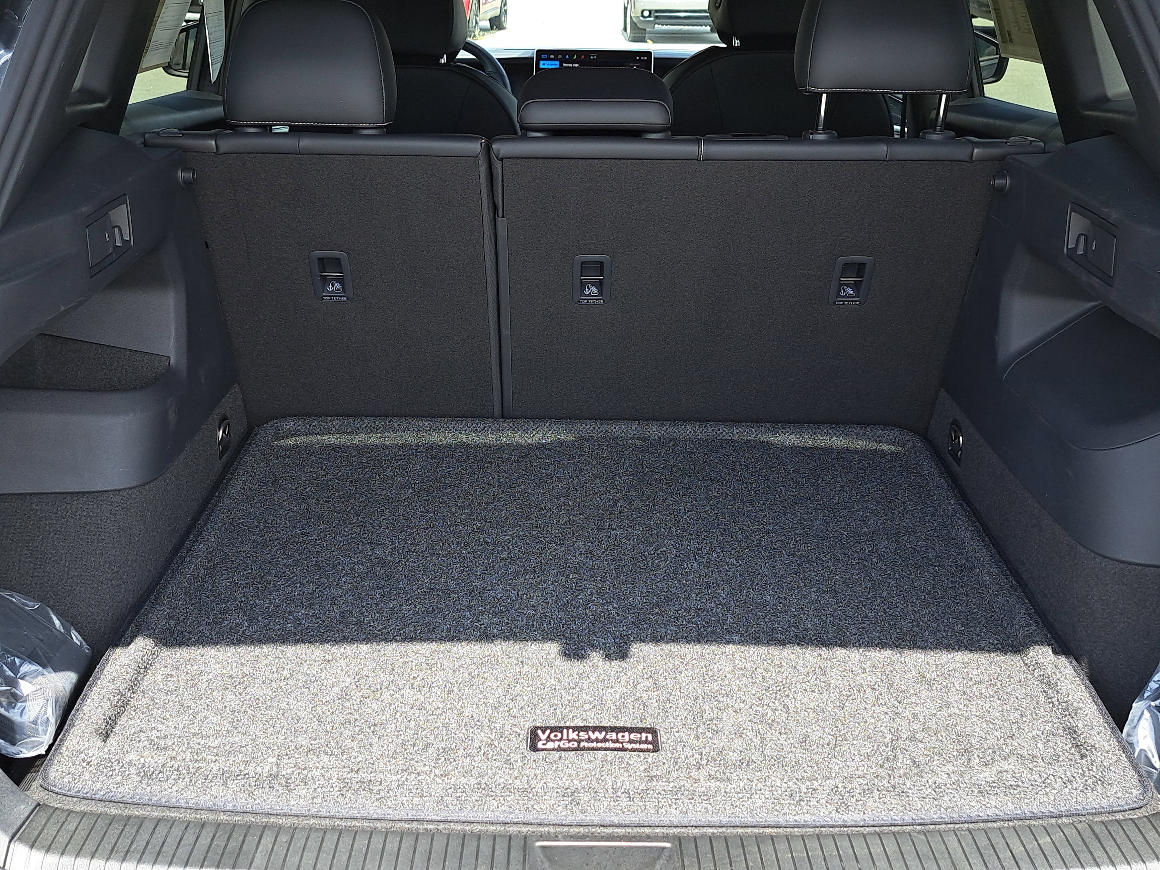 2025 Volkswagen Tiguan SE R-Line Black