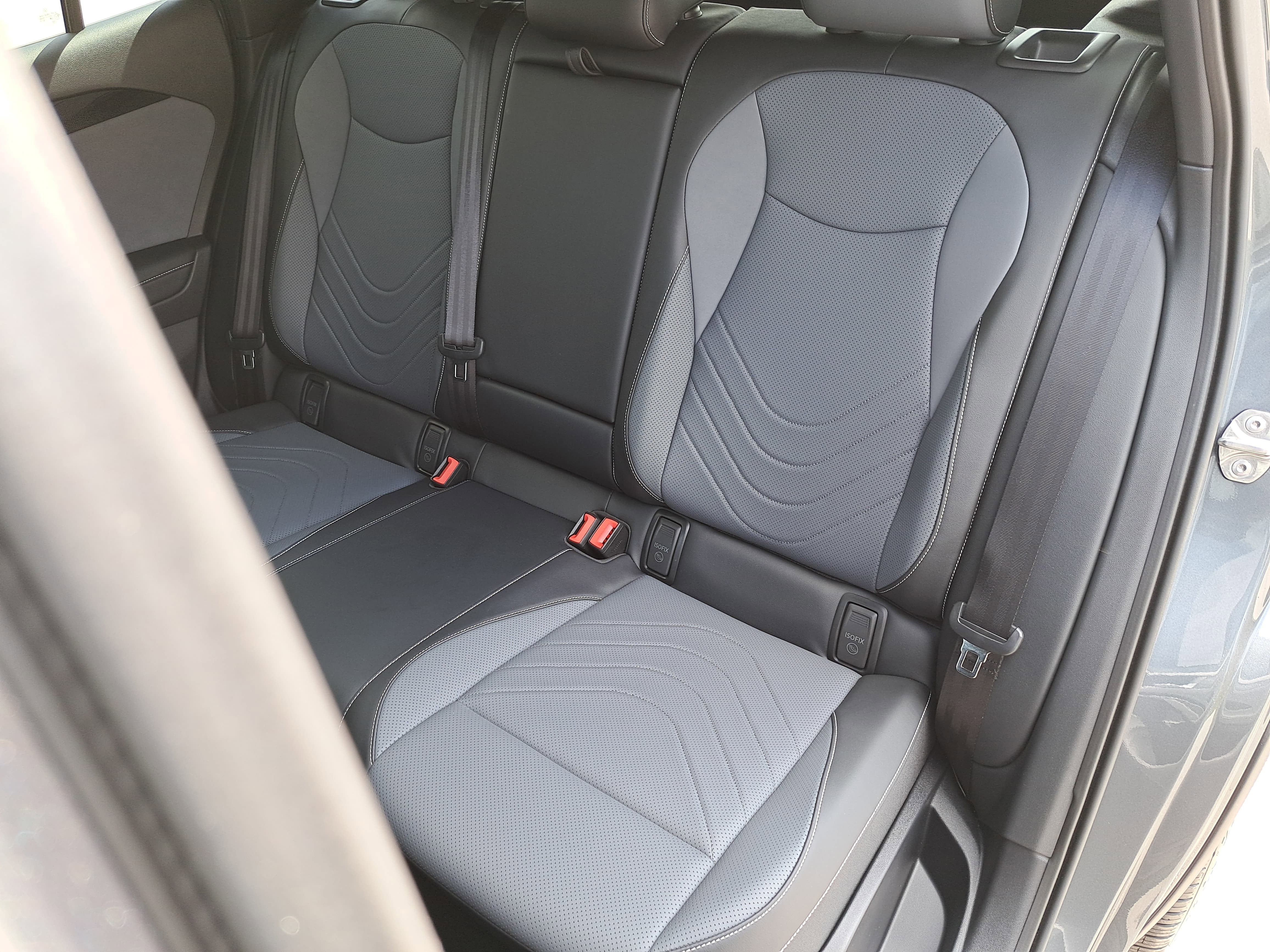 2025 Volkswagen Tiguan SE R-Line Black