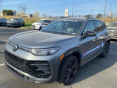 2025 Volkswagen Tiguan SE R-Line Black