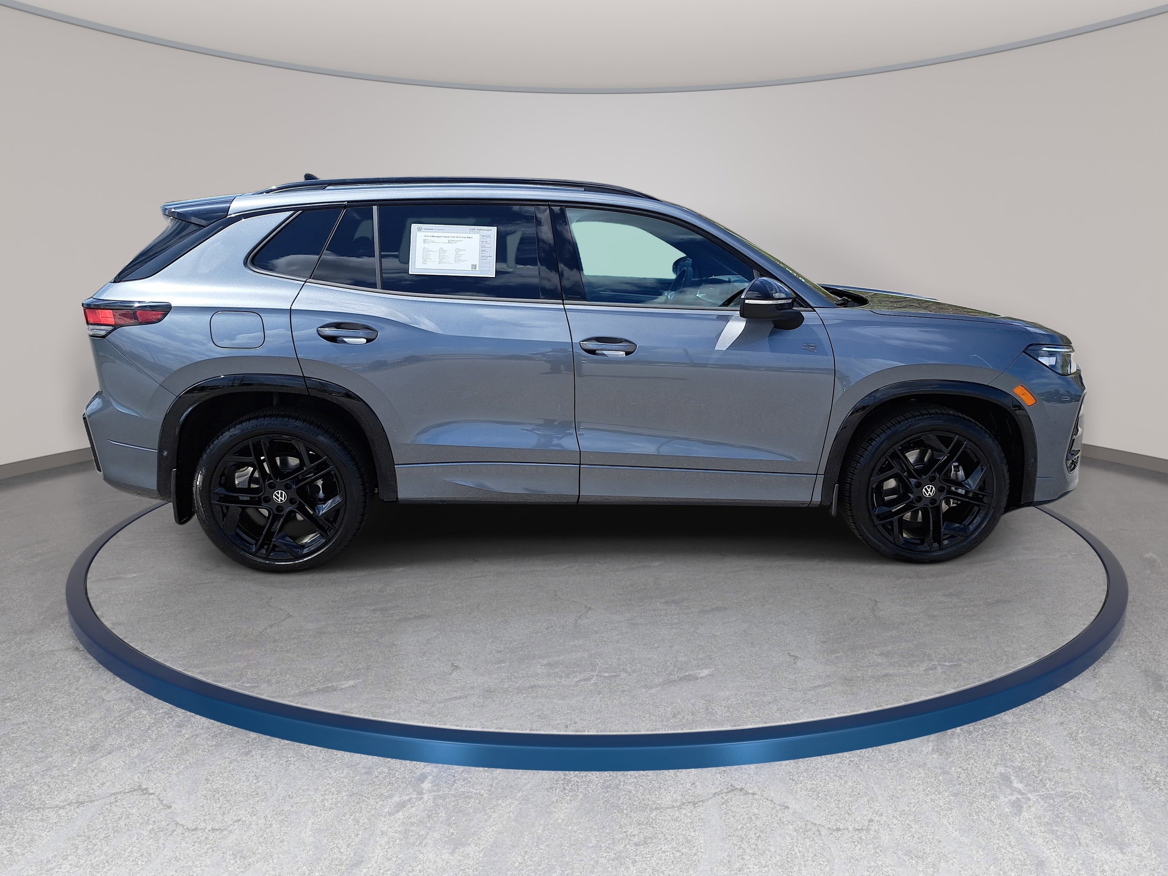 2025 Volkswagen Tiguan SE R-Line Black