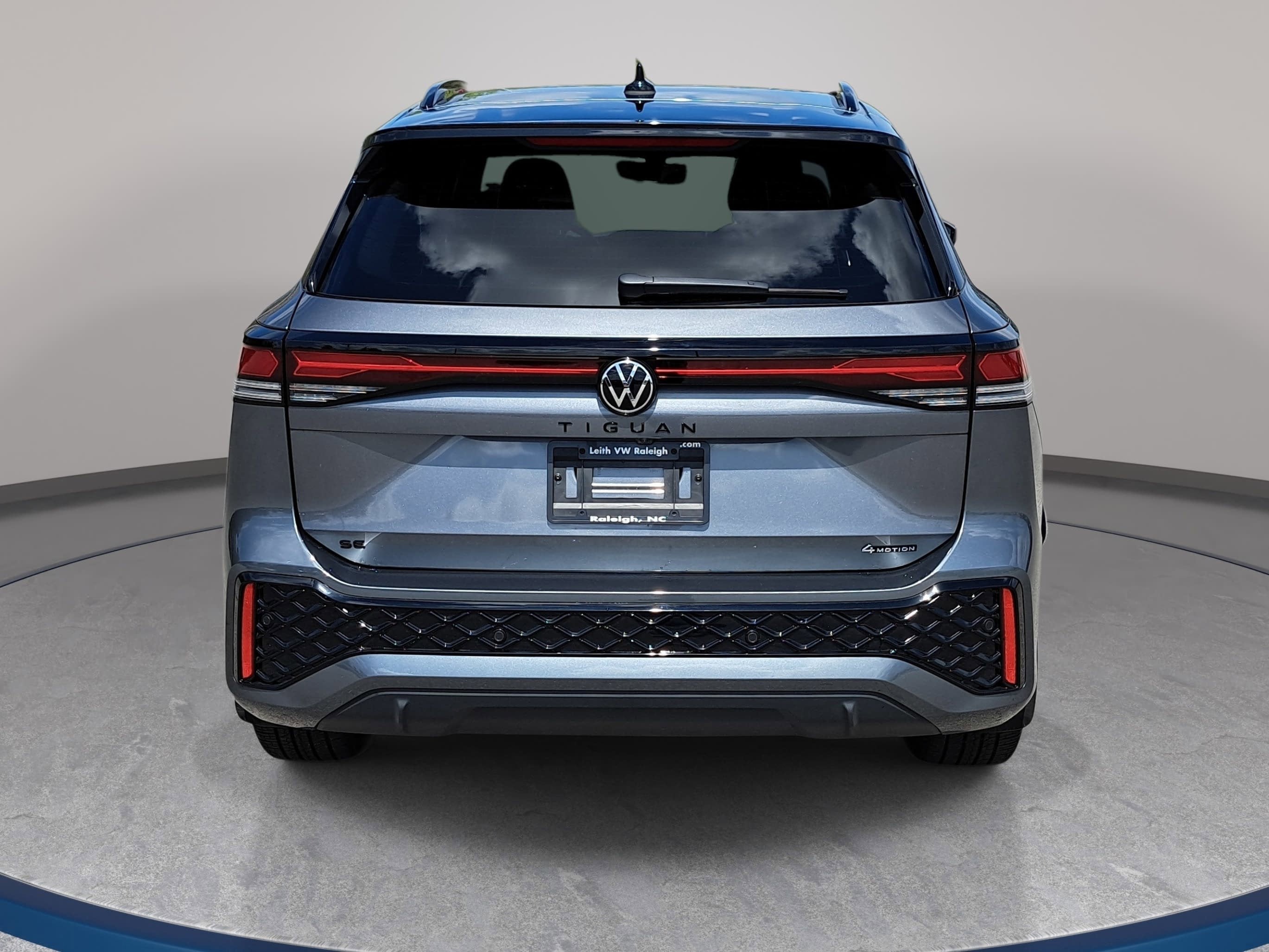 2025 Volkswagen Tiguan SE R-Line Black