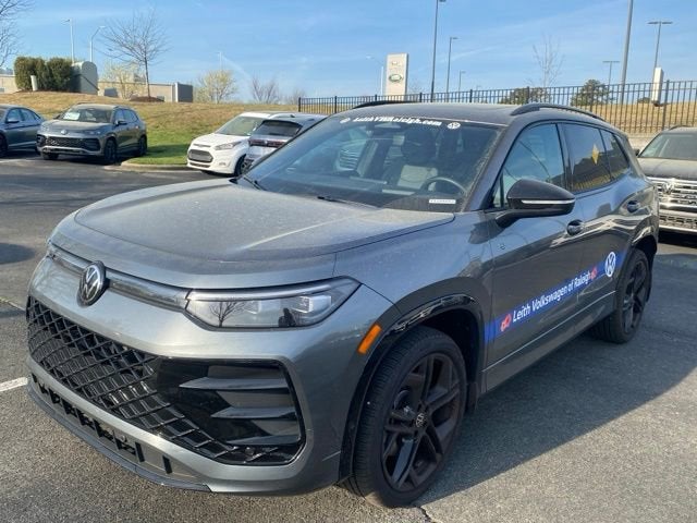 2025 Volkswagen Tiguan SE R-Line Black