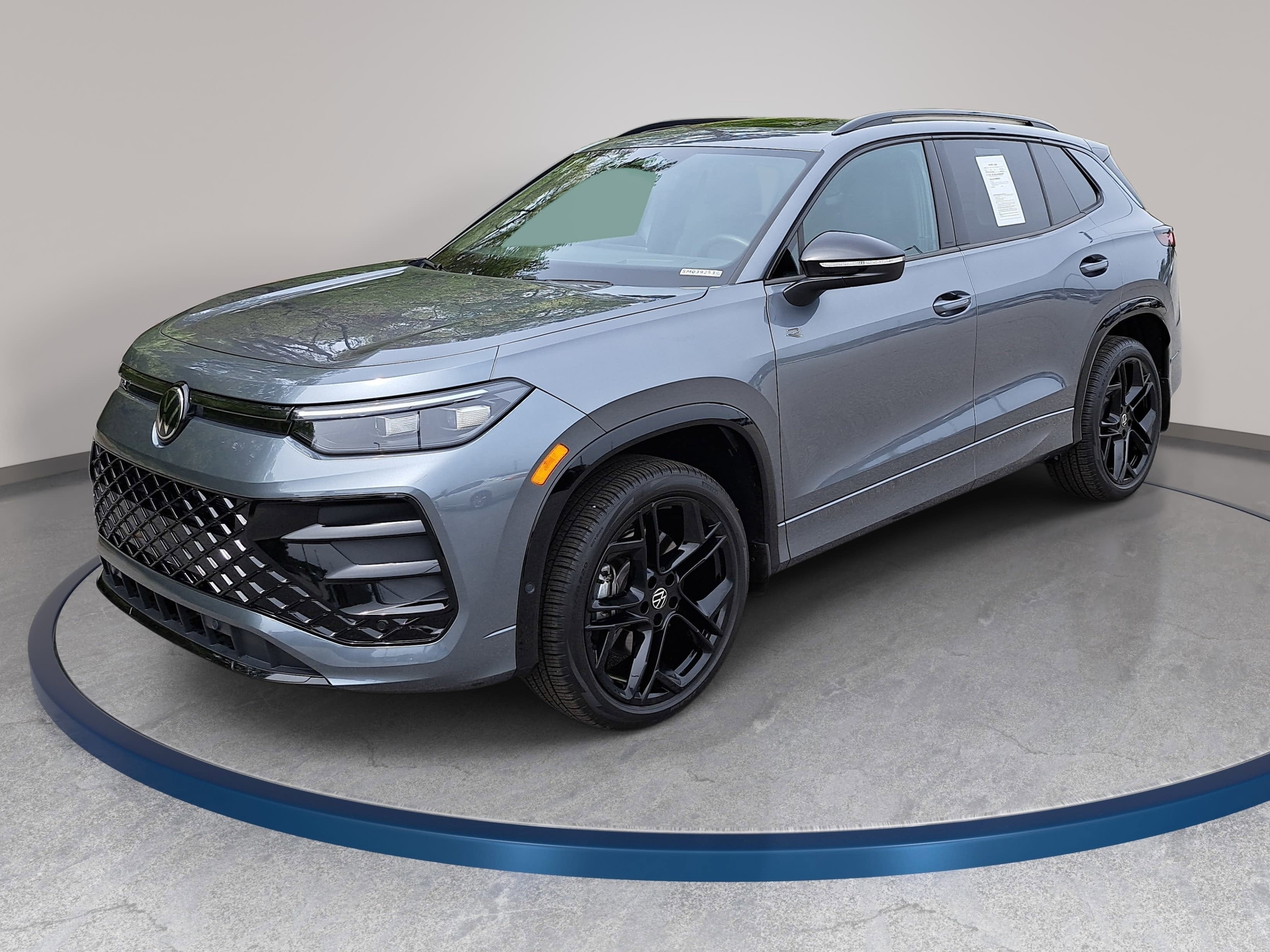 2025 Volkswagen Tiguan SE R-Line Black