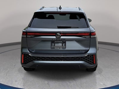 2025 Volkswagen Tiguan SE R-Line Black