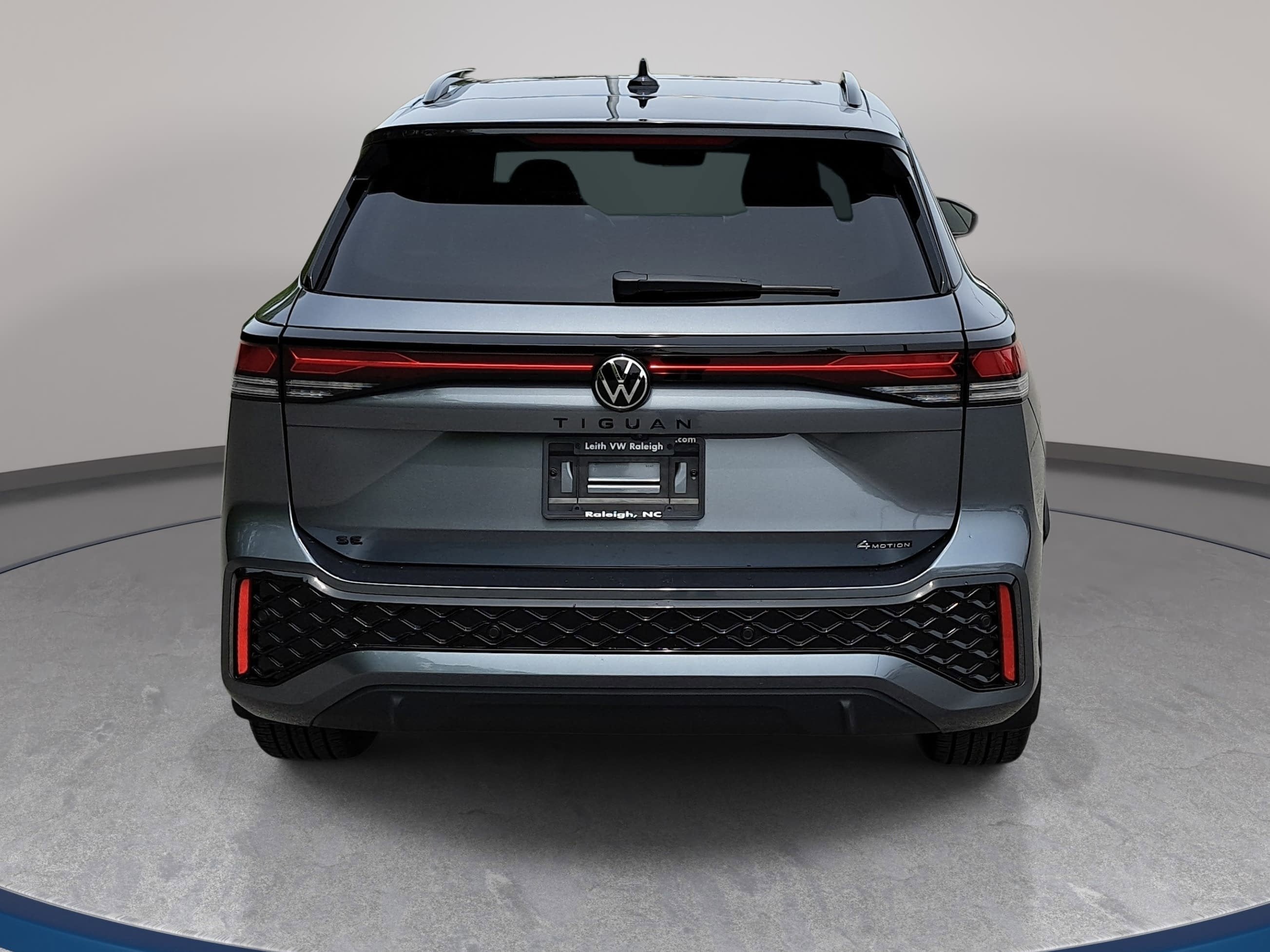 2025 Volkswagen Tiguan SE R-Line Black