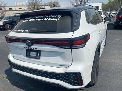 2025 Volkswagen Tiguan SE R-Line Black