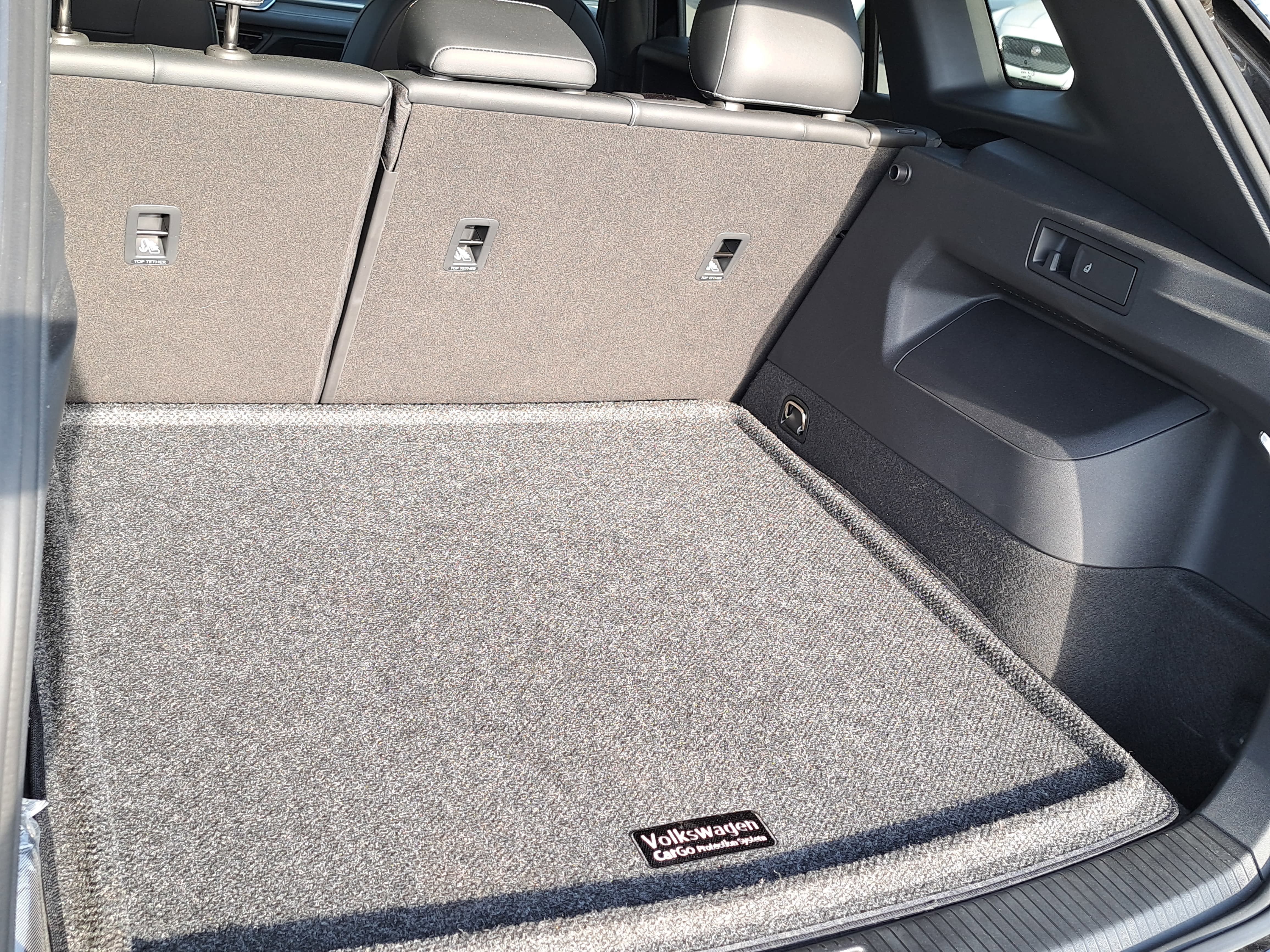 2025 Volkswagen Tiguan SE R-Line Black